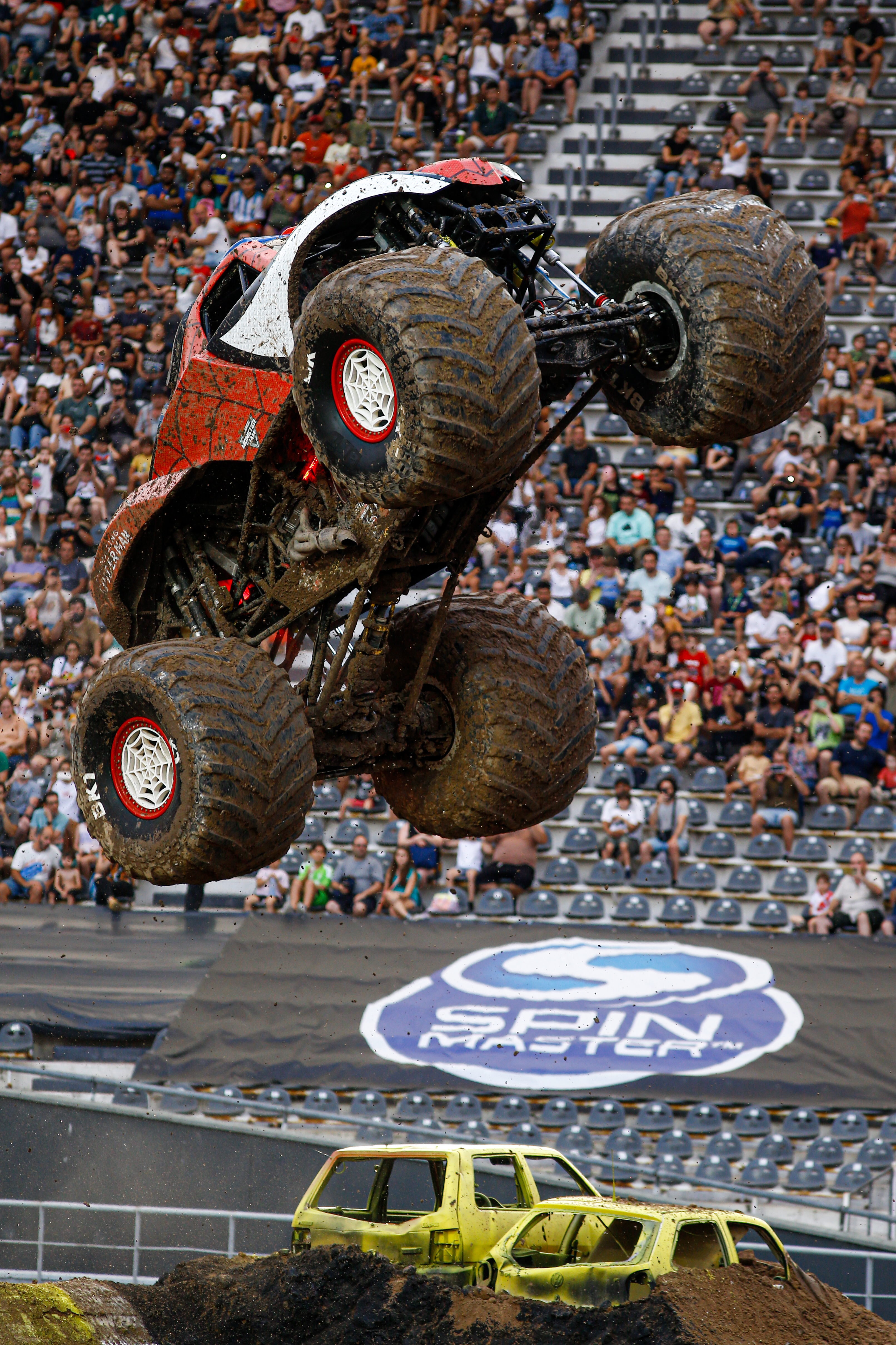 GT_2329 Buenos Aires, Argentina - 15 diciembre 2024: ARCHIVO Monster Jam llega a La Plata para brindar un...