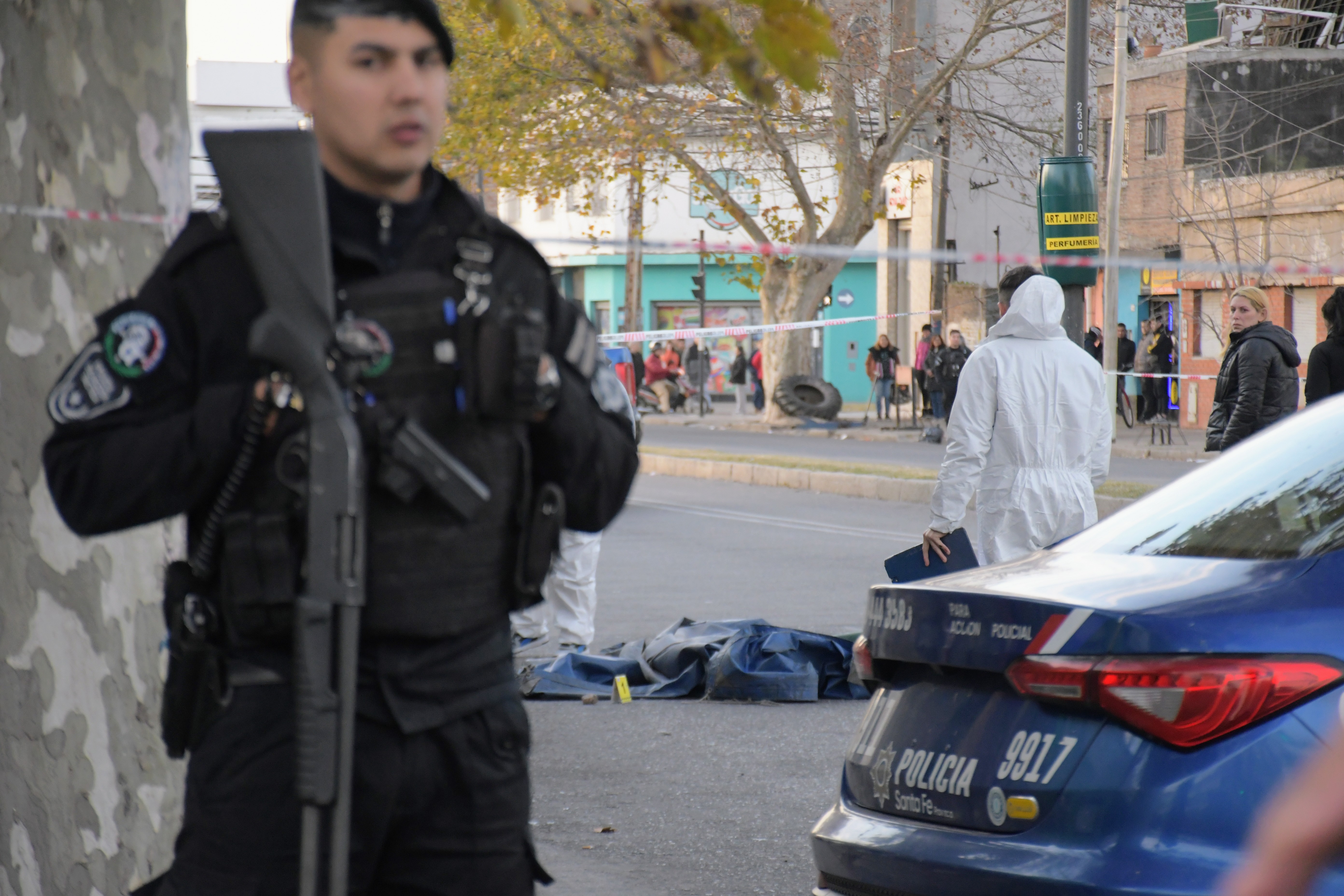 DSC_97062 Rosario, Argentina - 11 de julio 2024: Un joven de 19 años fue asesinado al ser alcanzado por un...