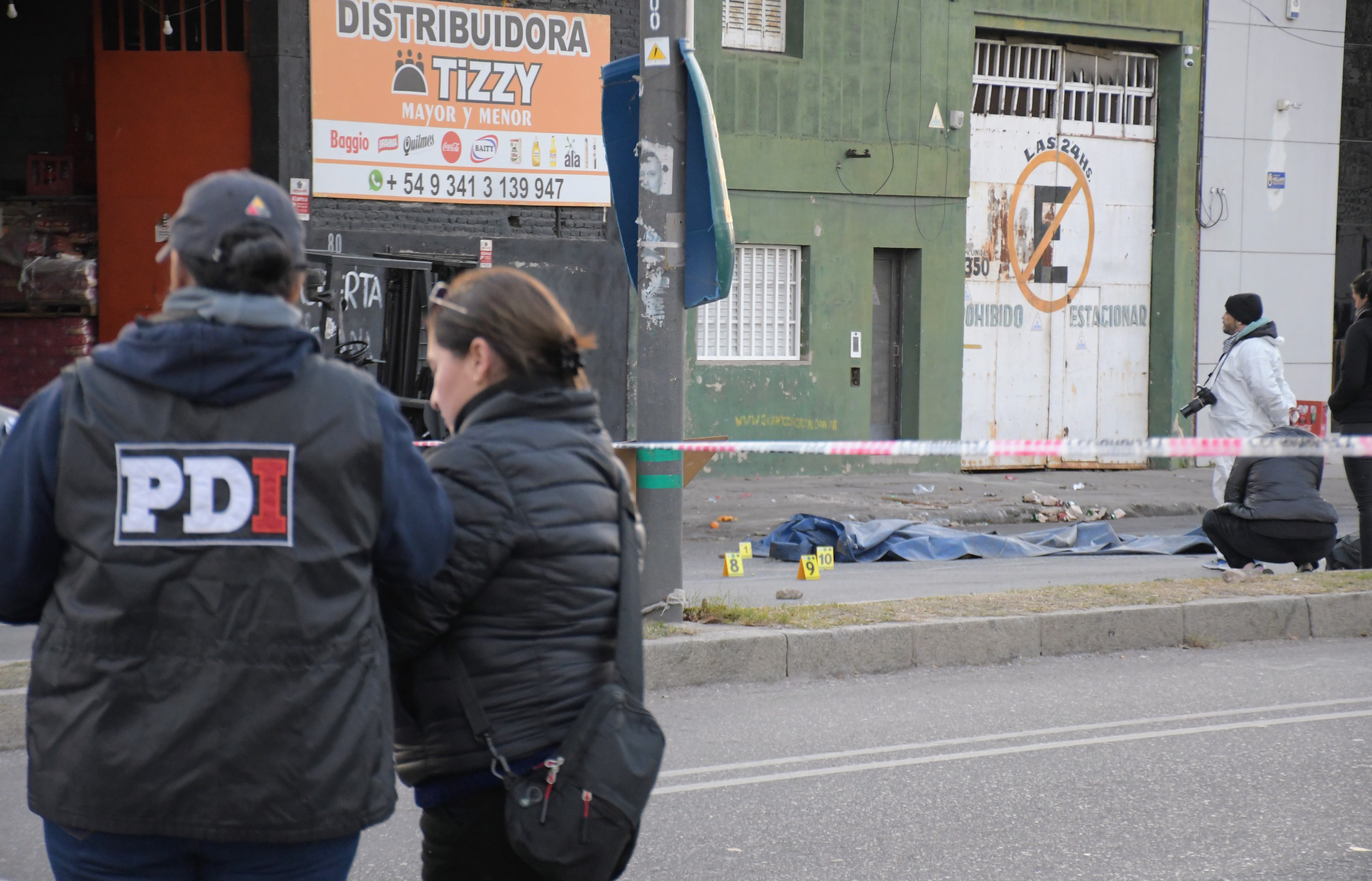 DSC_96942 Rosario, Argentina - 11 de julio 2024: Un joven de 19 años fue asesinado al ser alcanzado por un...