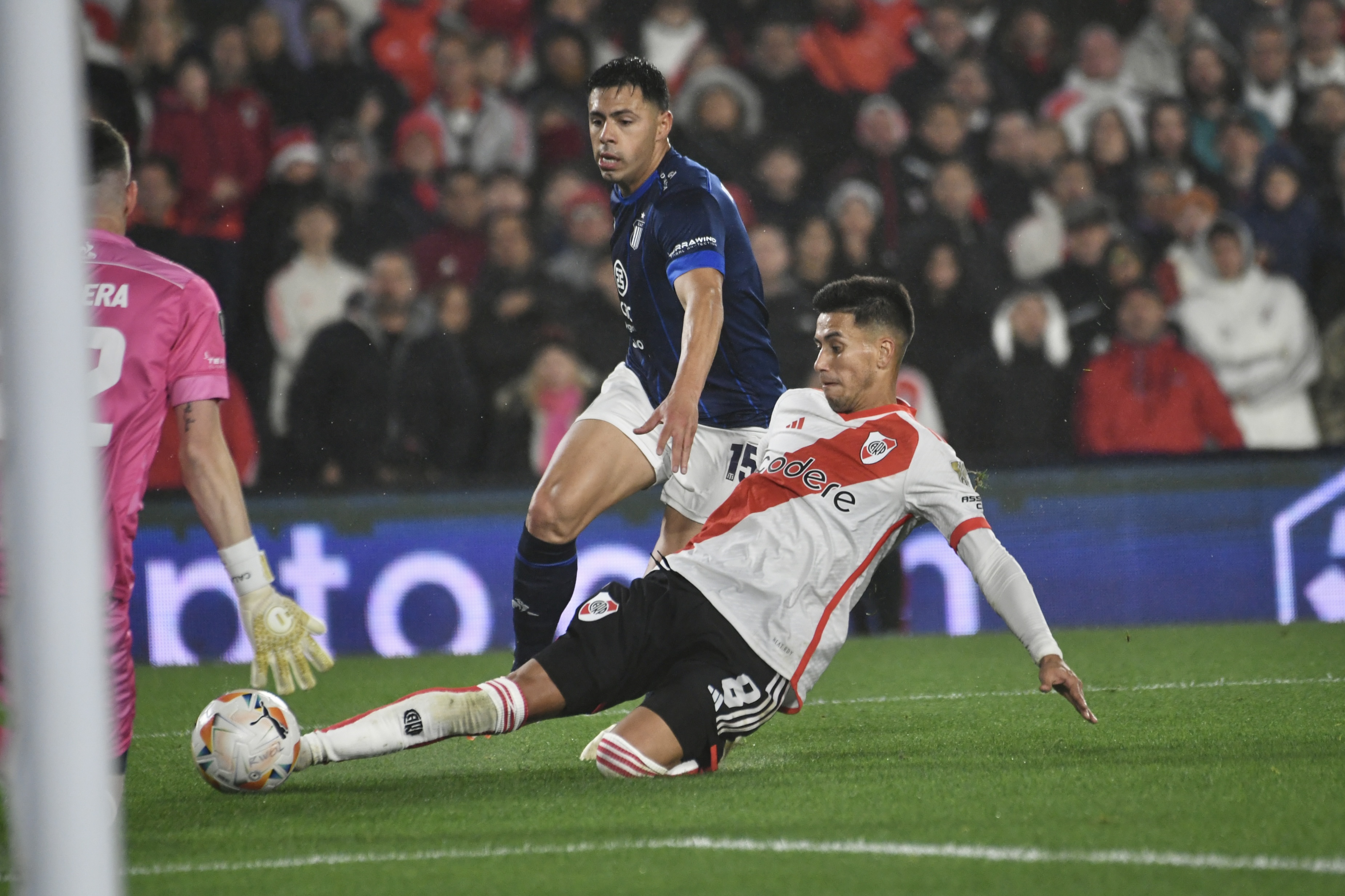Buenos Aires, Argentina - 22 de agosto 2024: Con goles de Borja y Simón, River Plate superó 2-1...