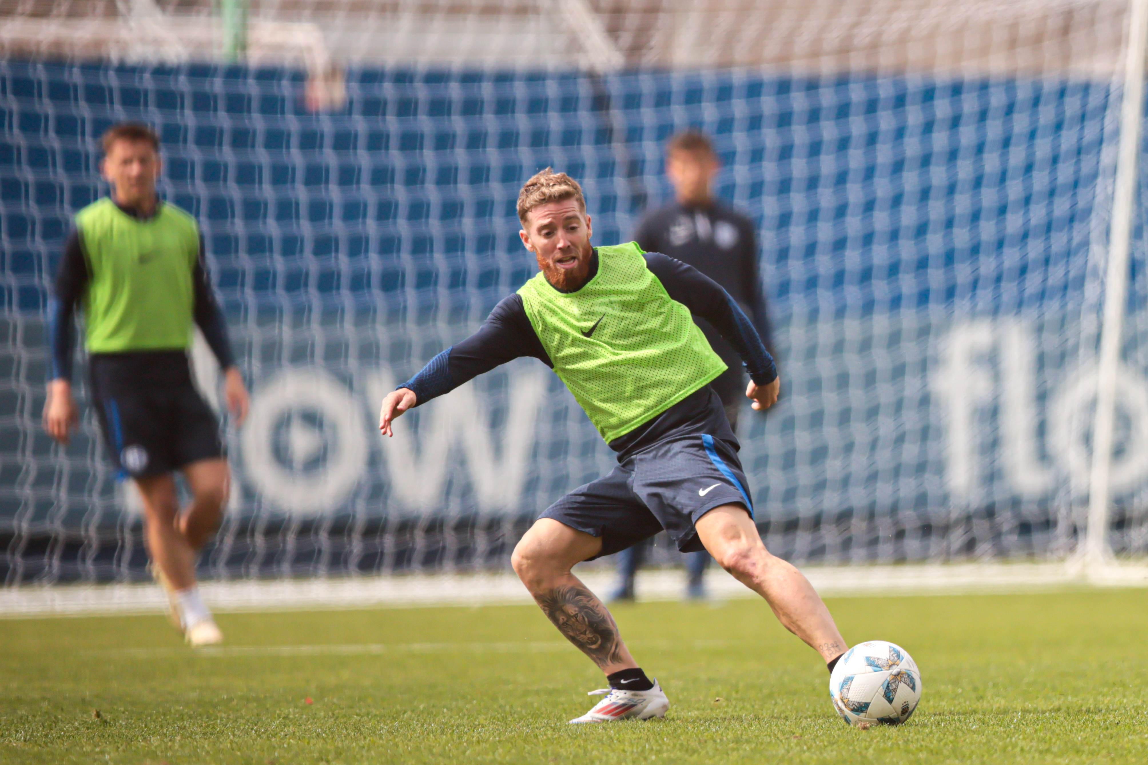 IKER MUNIAIN CONTROL A BALL Buenos Aires, Argentina - September 9, 2024: Spanish footballer Iker Muniain had his first practi...