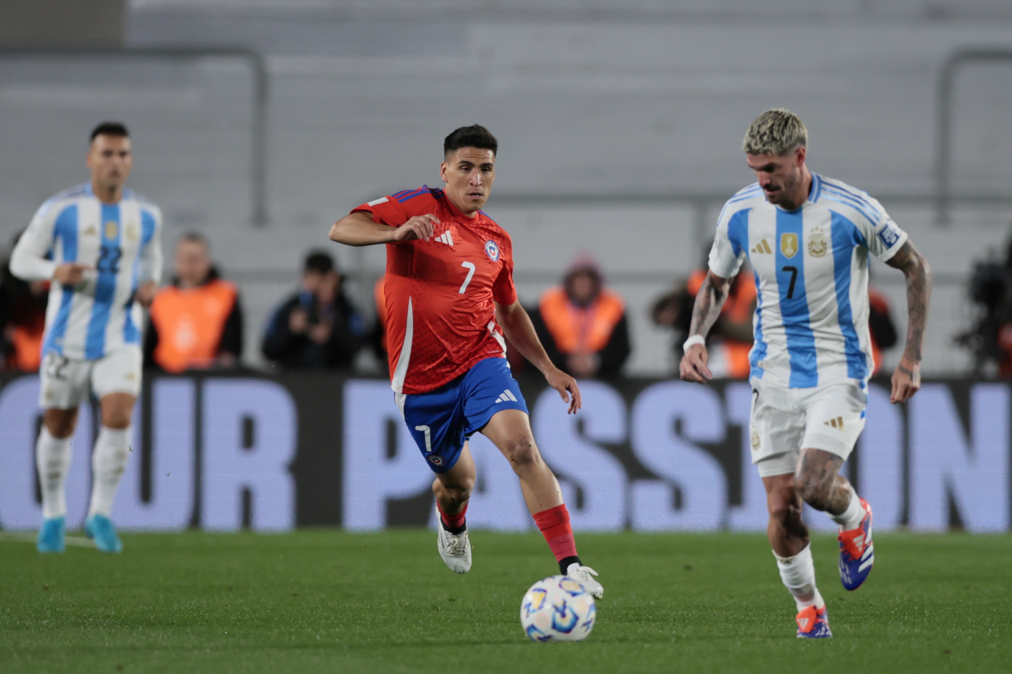 "Argentina vs Chile 2024" Buenos Aires, Argentina - September 5, 2024. Argentine midfielder Rodrigo De Paul (7) fights for ...
