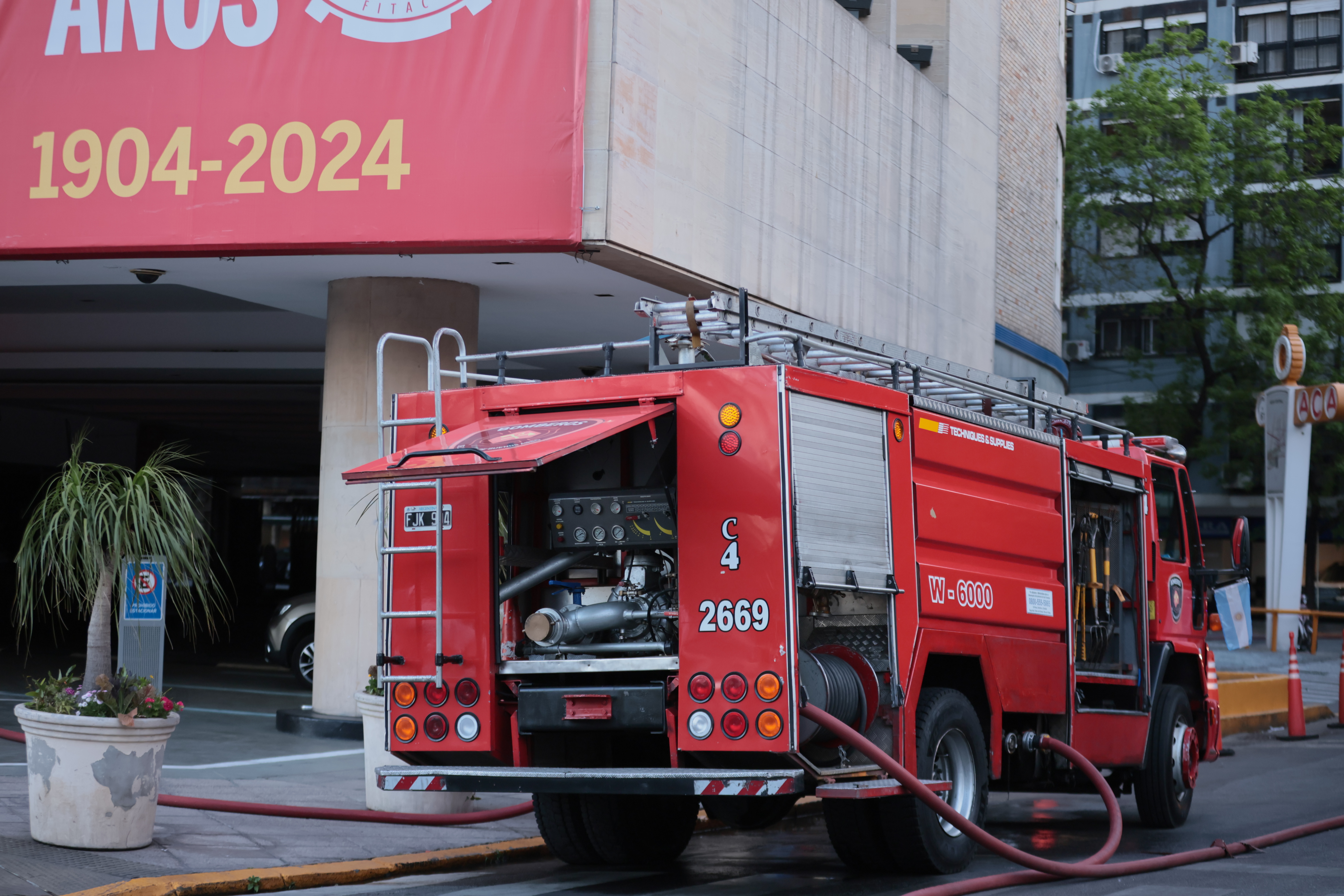 IM_G1936 BUENOS AIRES, ARGENTINA - 5 octubre 2024: Un voraz incendio afectó al tercer piso de la sede de ...