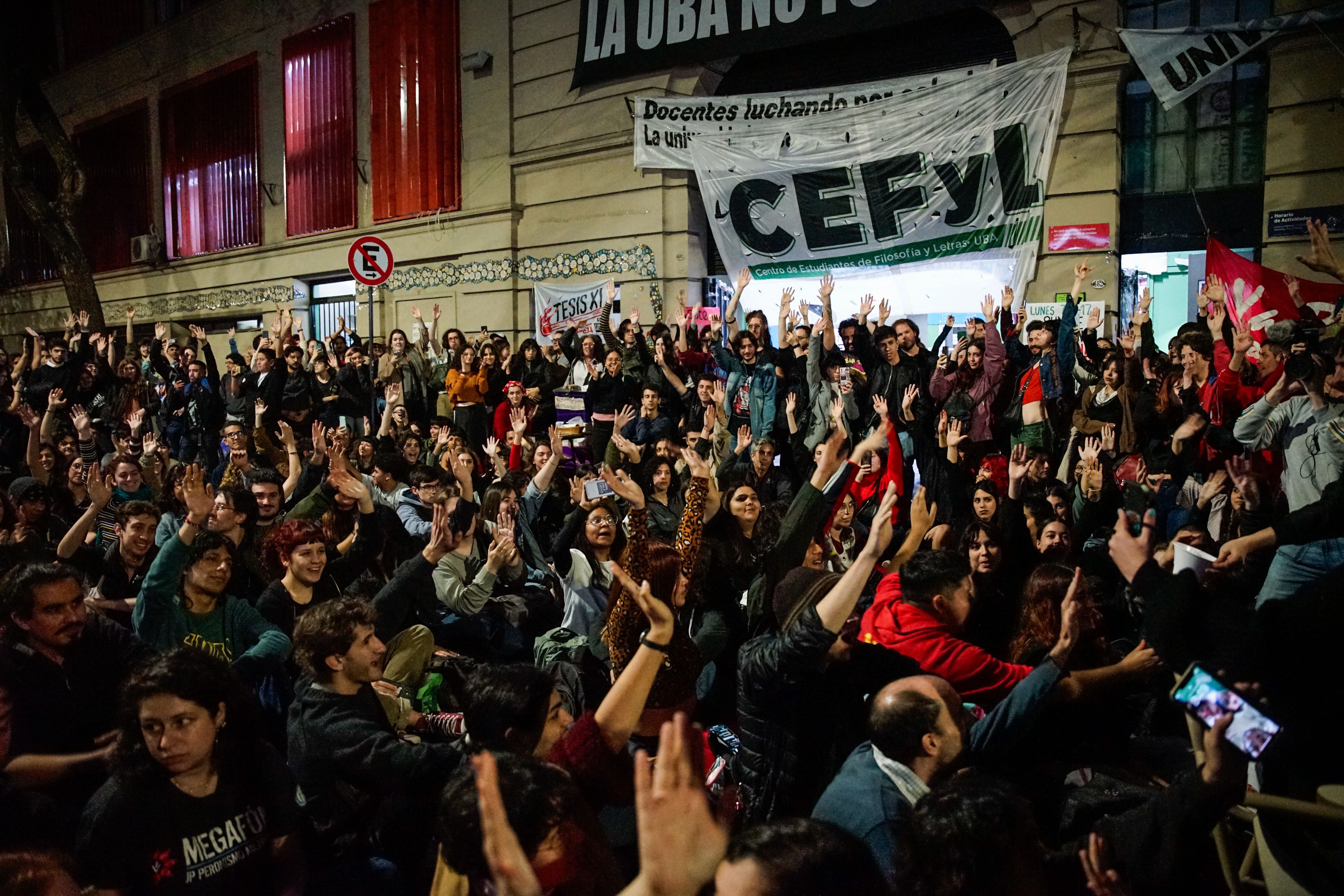 Buenos Aires, Argentina - 7 de octubre 2024: El conflicto con la educación superior continúa es...