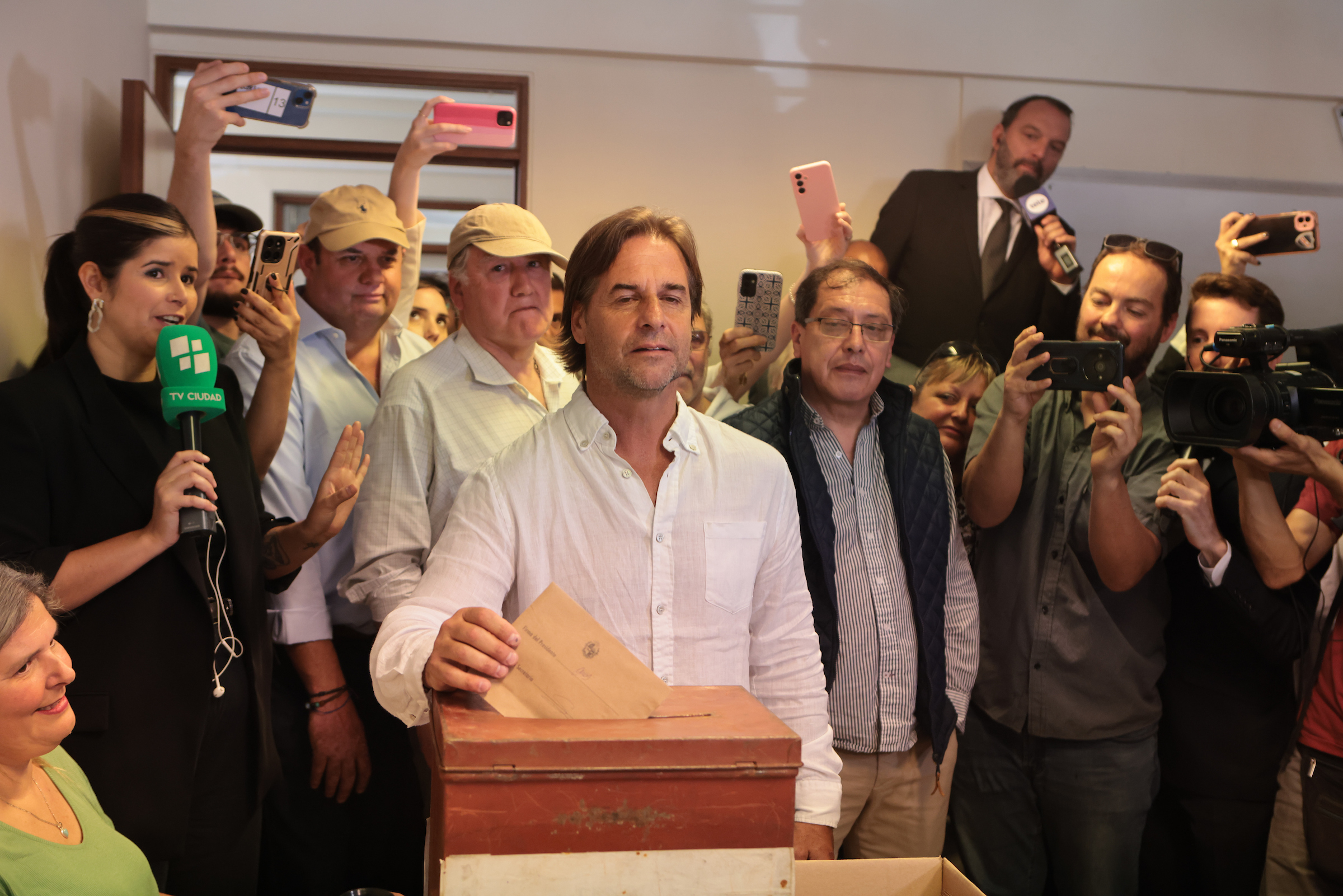 URUGUAY DECIDE Canelones, Uruguay - October 27, 2024: Uruguayan President Luis Lacalle Pou cast his vote in Cane...