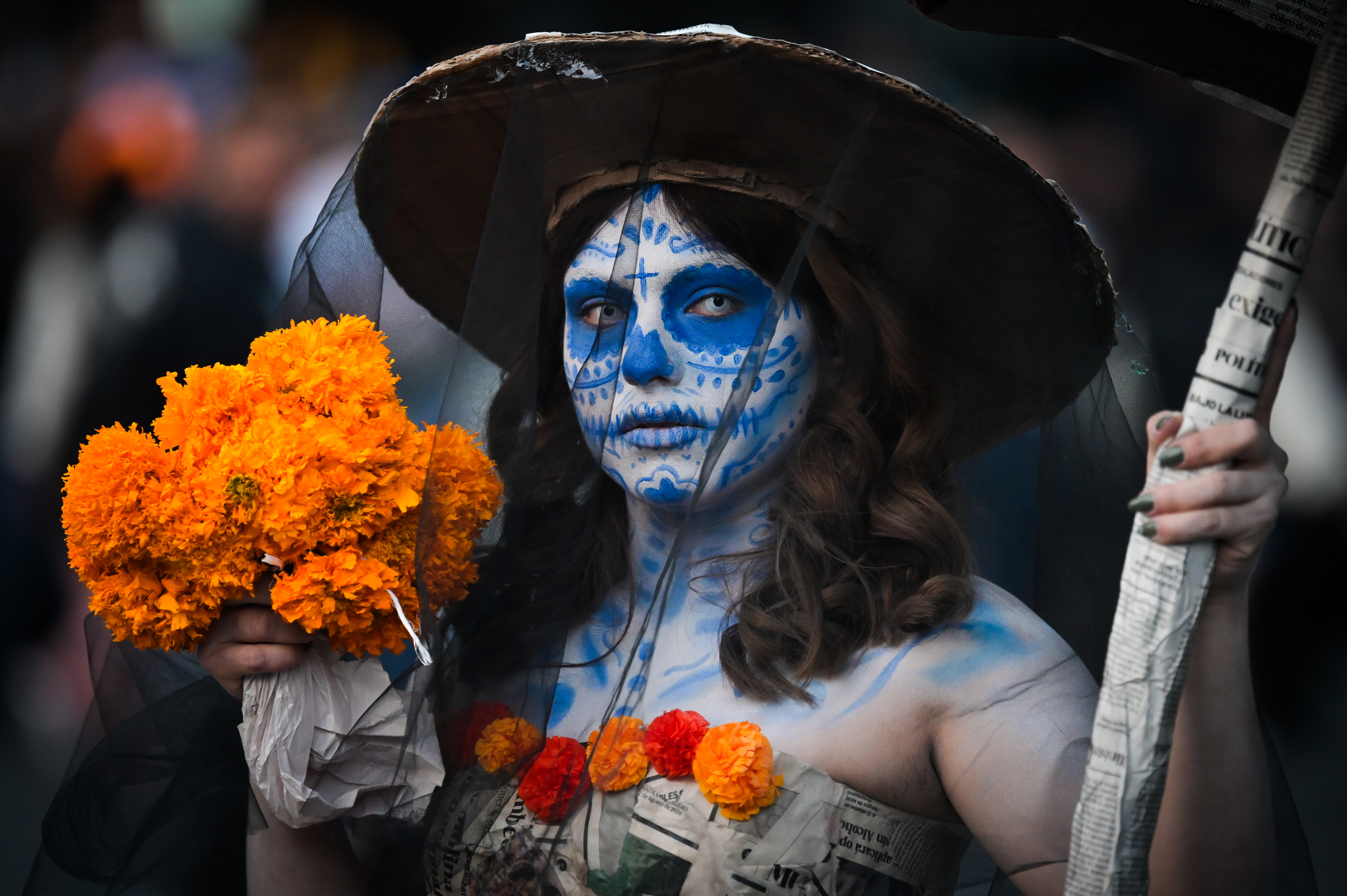 Dia de muertos Mexico City Mexico City, Mexico - November 2, 2024: Mexicans gathered to commemorate Día de Muertos with tra...