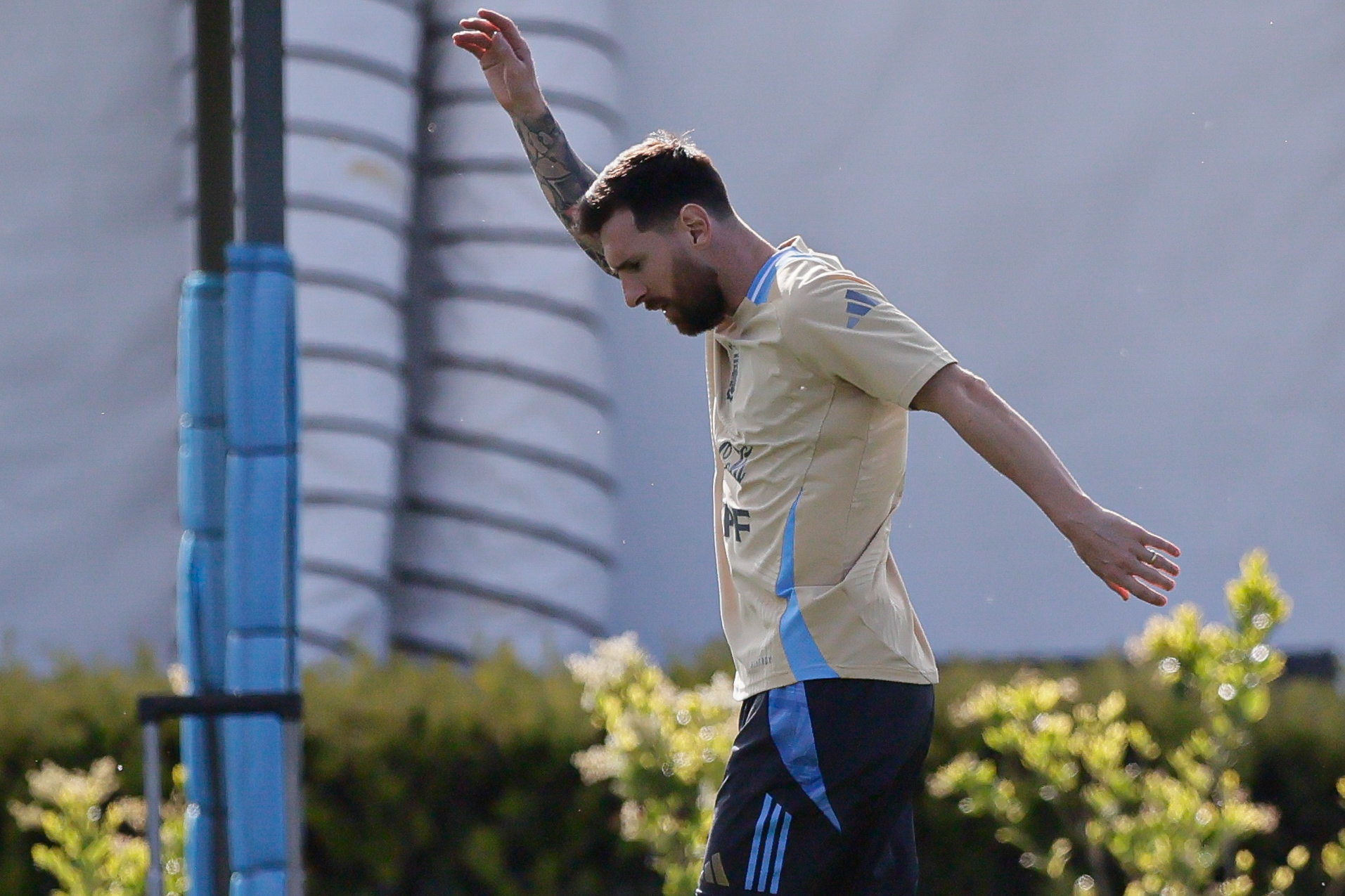 Lionel Scaloni Oversees Training as Argentina Prepares for Key Match Against Peru Ezeiza, Argentina - November 18, 2024: Argentine national football team coach Lionel Scaloni addr...