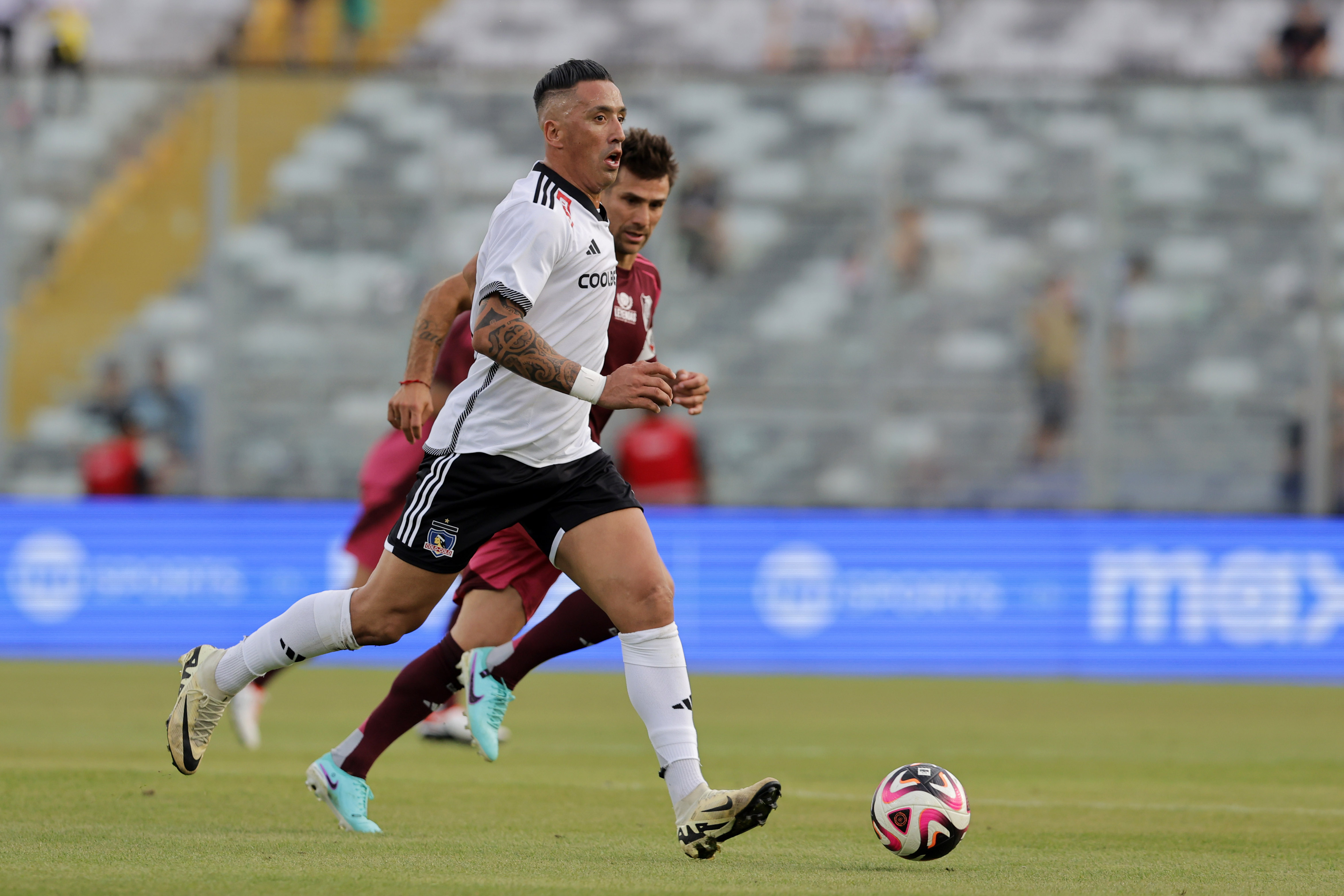 Monumental Showdown Brings Together Historic Stars from Colo Colo and River Plate Santiago, Chile - December 7, 2024: The "Duelo de las Estrellas" between Colo Colo and River Plat...