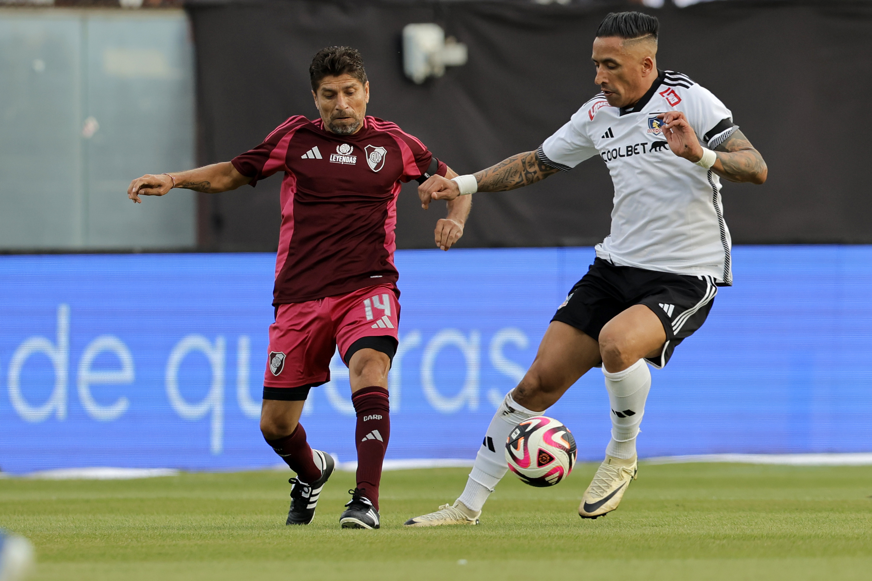 Monumental Showdown Brings Together Historic Stars from Colo Colo and River Plate Santiago, Chile - December 7, 2024: The "Duelo de las Estrellas" between Colo Colo and River Plat...