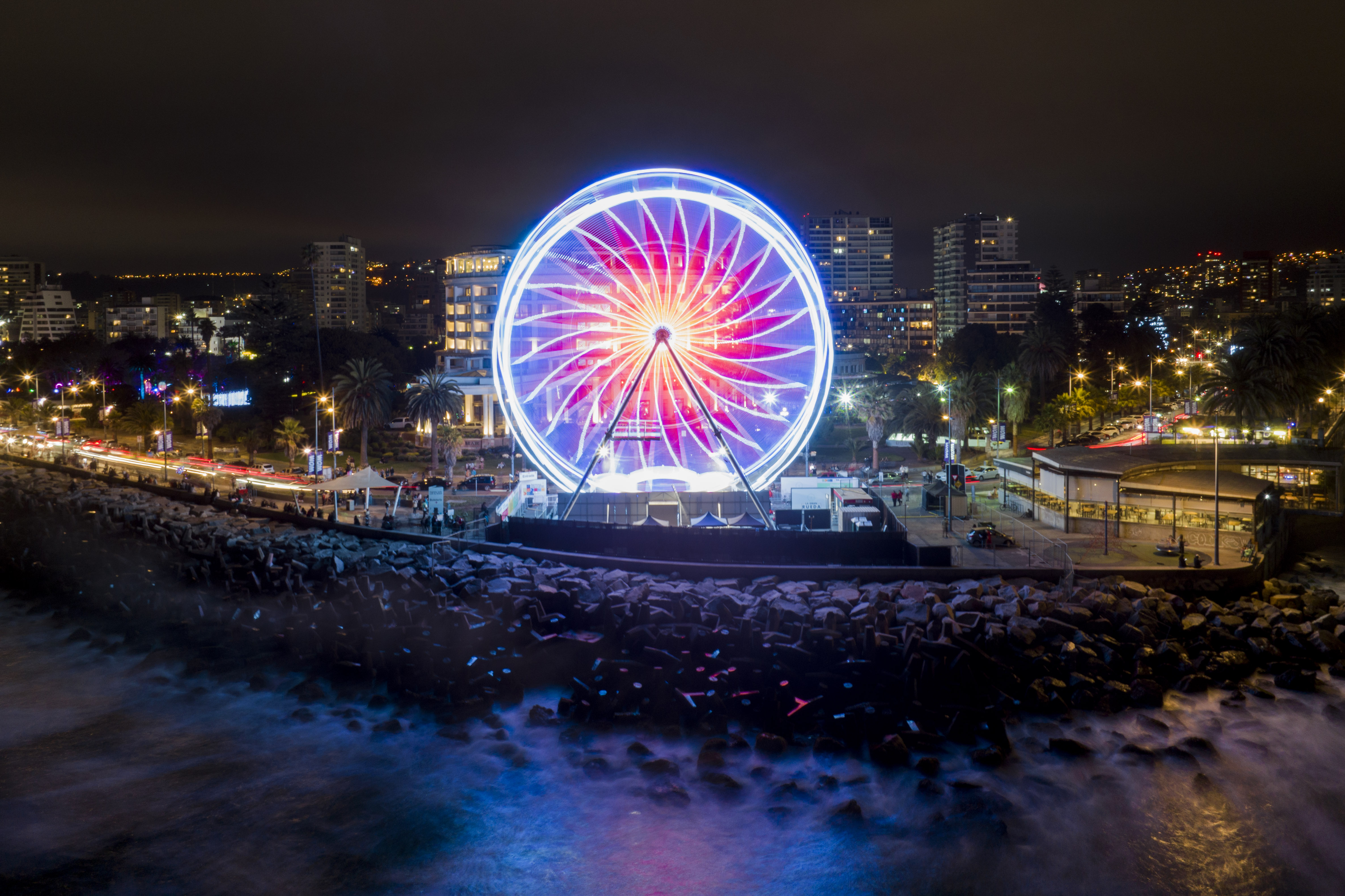 DJI_0765 Viña del Mar, Chile - December 25, 2024: People visit “La Gran Rueda de Chile” in Viña del ...