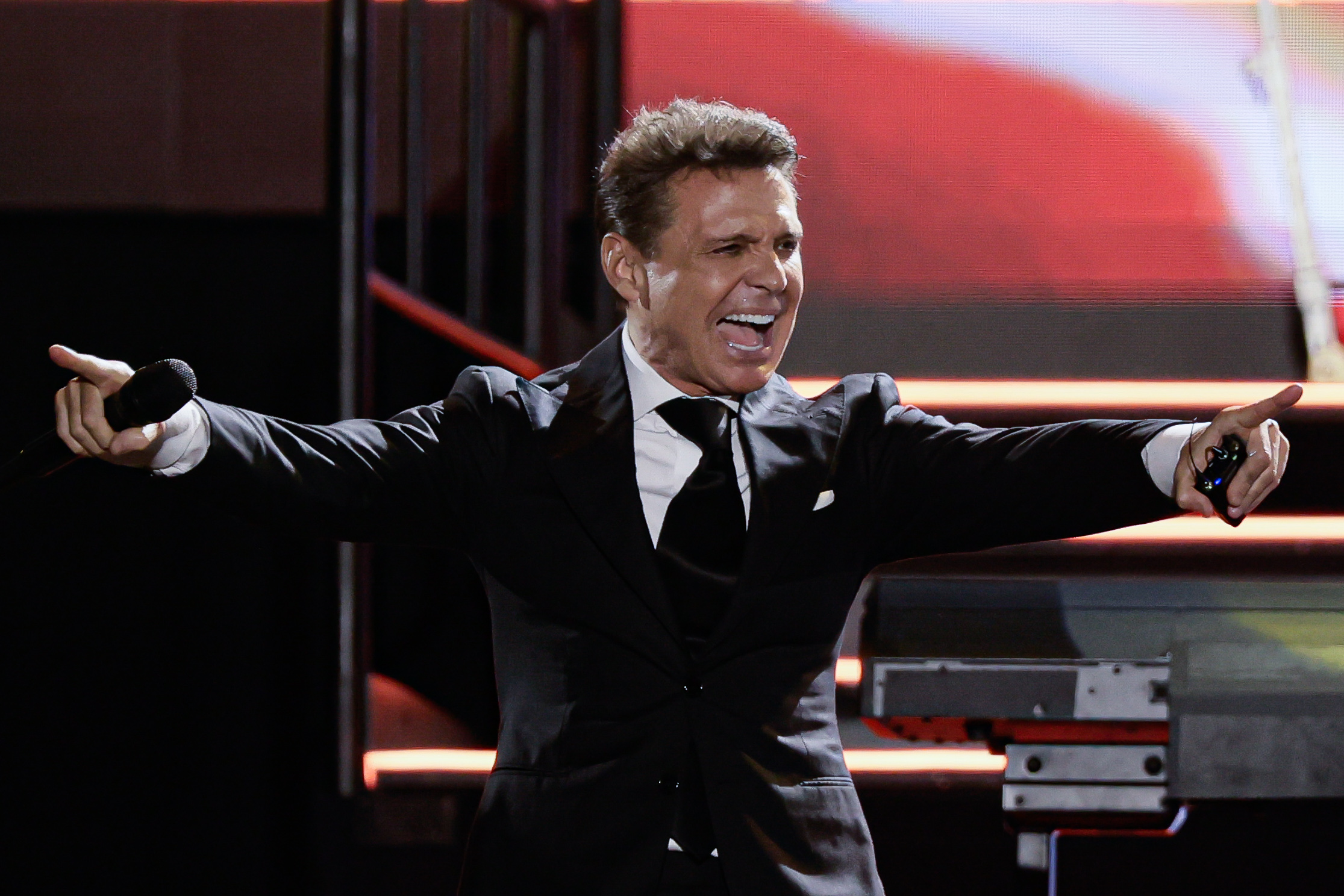 Luis Miguel Shines at First of Two Sold-Out Concerts in Argentina Buenos Aires, Argentina - December 17, 2024: Mexican music icon Luis Miguel captivated thousands ...