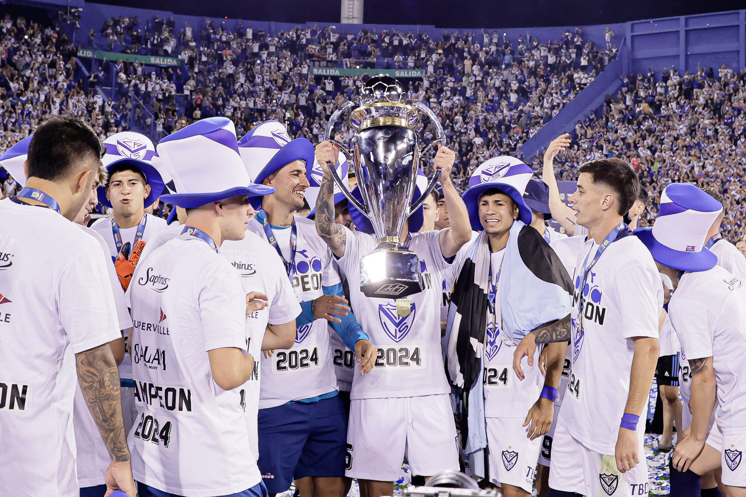 Vélez Clinches Victory Over Huracán in Thrilling Final Buenos Aires, Argentina - December 15, 2024: Vélez Sarsfield triumphed over Huracán to win the ...