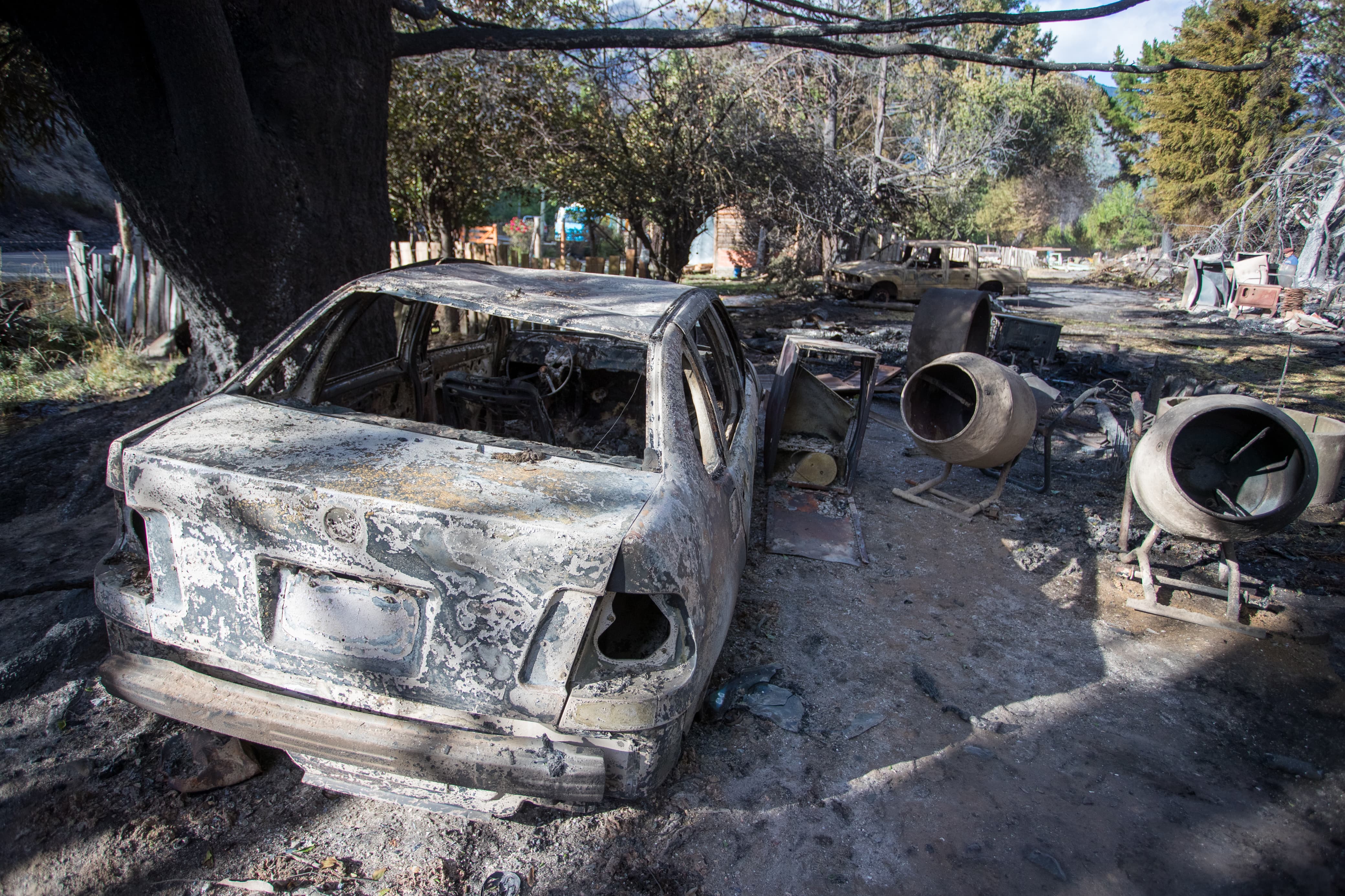 epuyenIMG-20250116-WA0092 Epuyén, Argentina - January 16, 2025: Images of the destruction from a fierce forest fire that b...