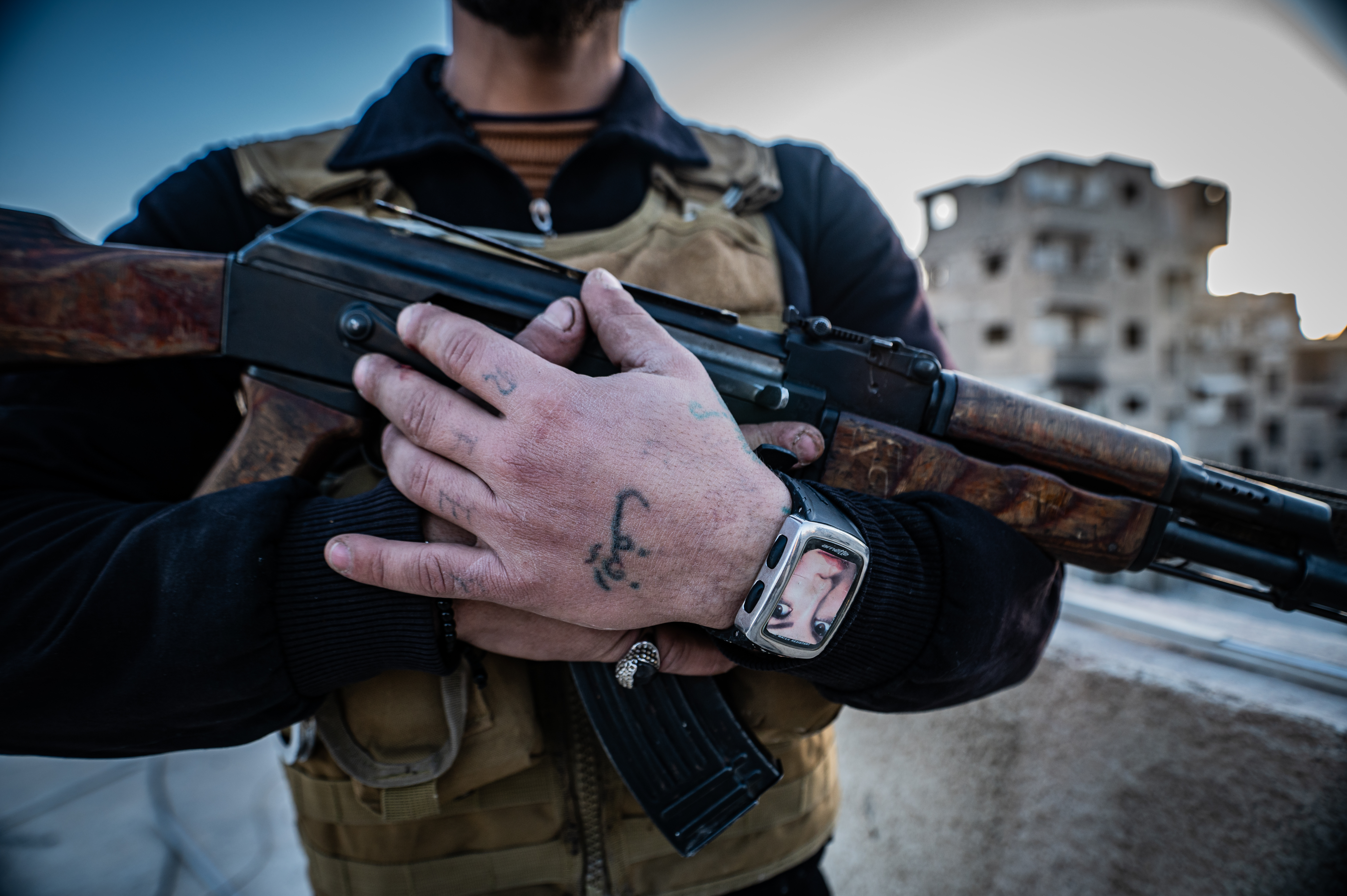 Damasco, Siria – December 12, 2024: Fighters from the HTS watching the city. (Photo by SANTIAGO...