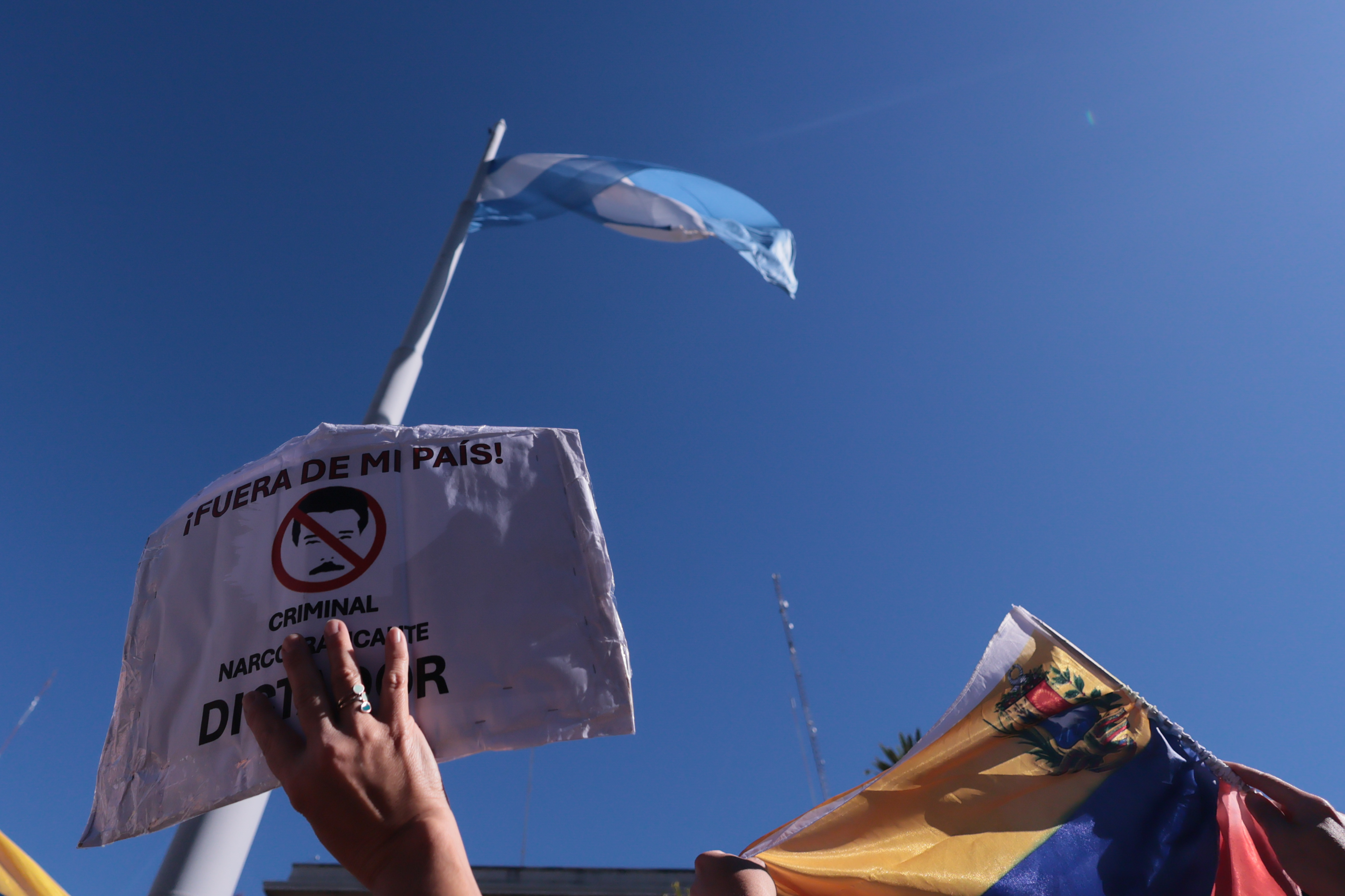 Demonstration in Plaza de Mayo Ahead of Maduro’s Inauguration Buenos Aires, Argentina - January 9, 2025: Venezuelans residing in Buenos Aires gathered in Plaza...