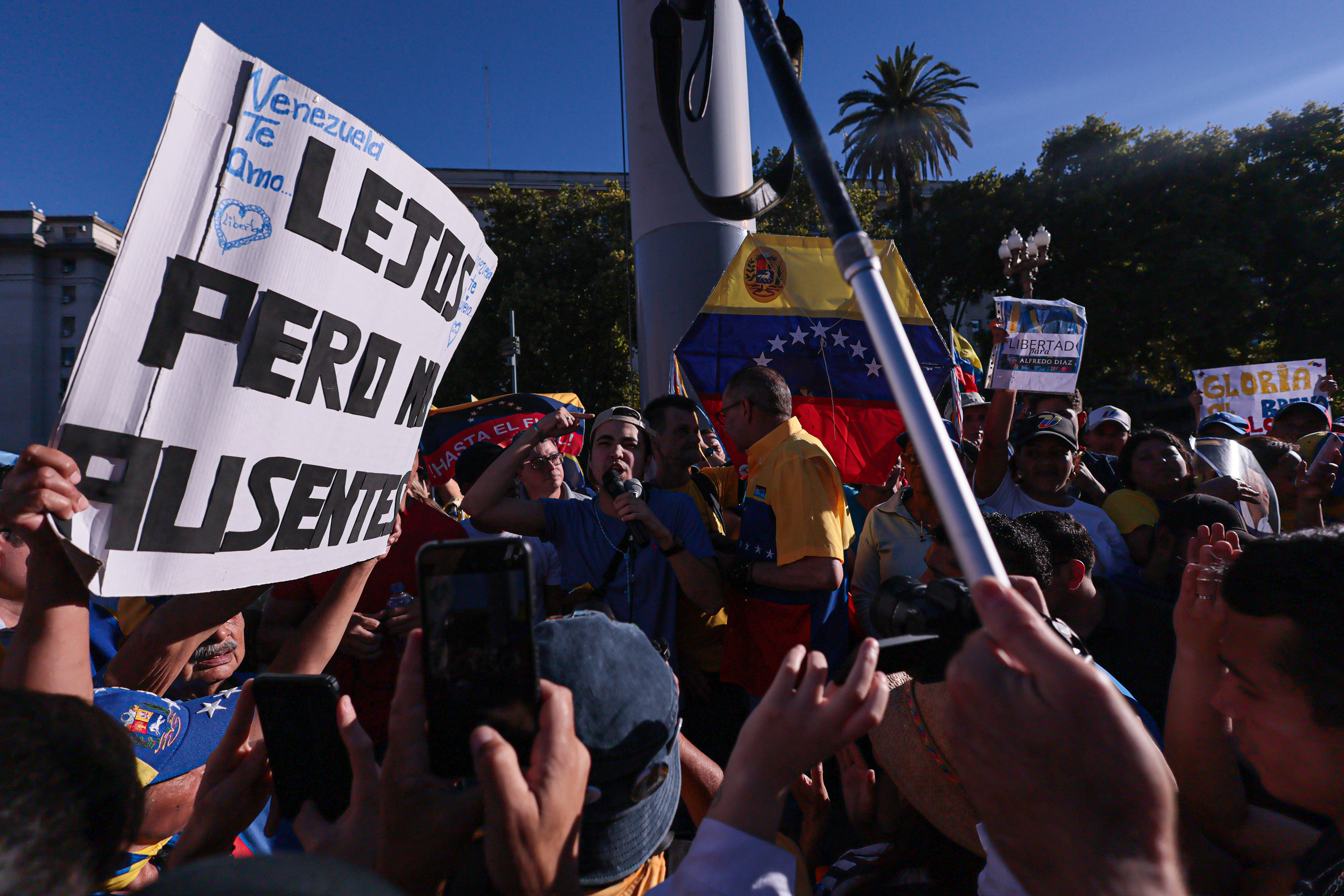 Demonstration in Plaza de Mayo Ahead of Maduro’s Inauguration Buenos Aires, Argentina - January 9, 2025: Venezuelans residing in Buenos Aires gathered in Plaza...