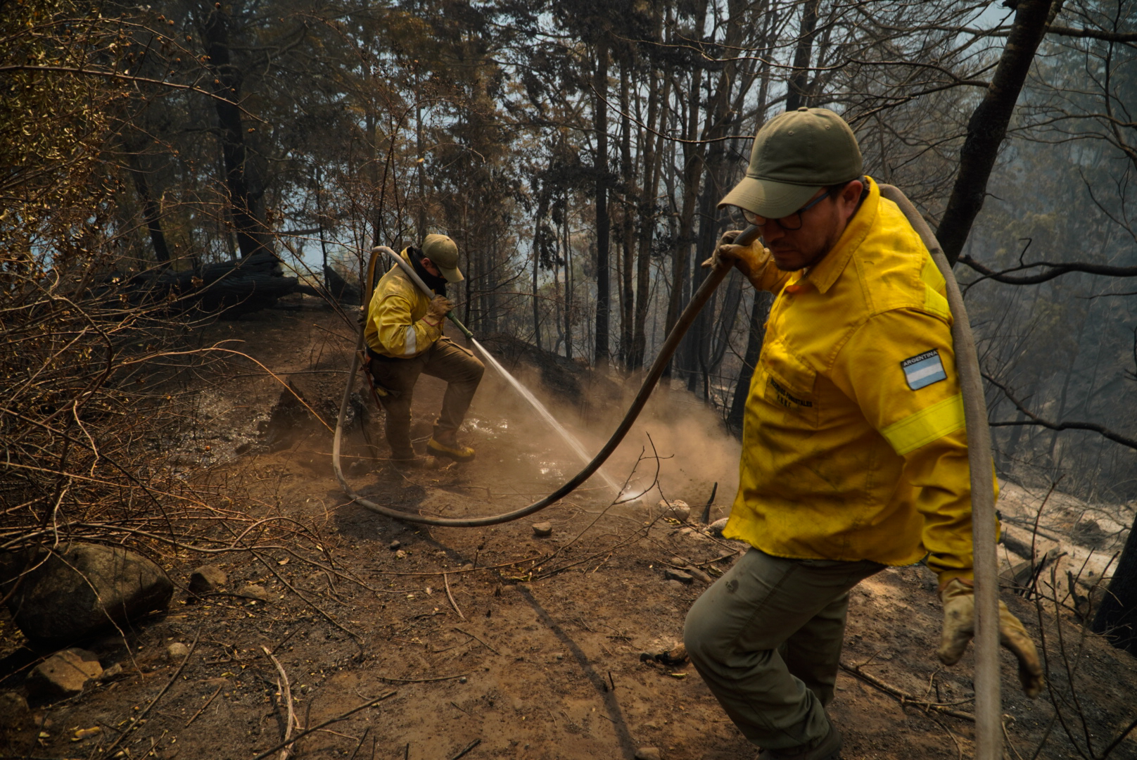 Over 1,000 Residents Evacuated as Flames Threaten Populated Areas El Bolsón, Argentina - February 10, 2025: A devastating wildfire near El Bolsón has forced the ...