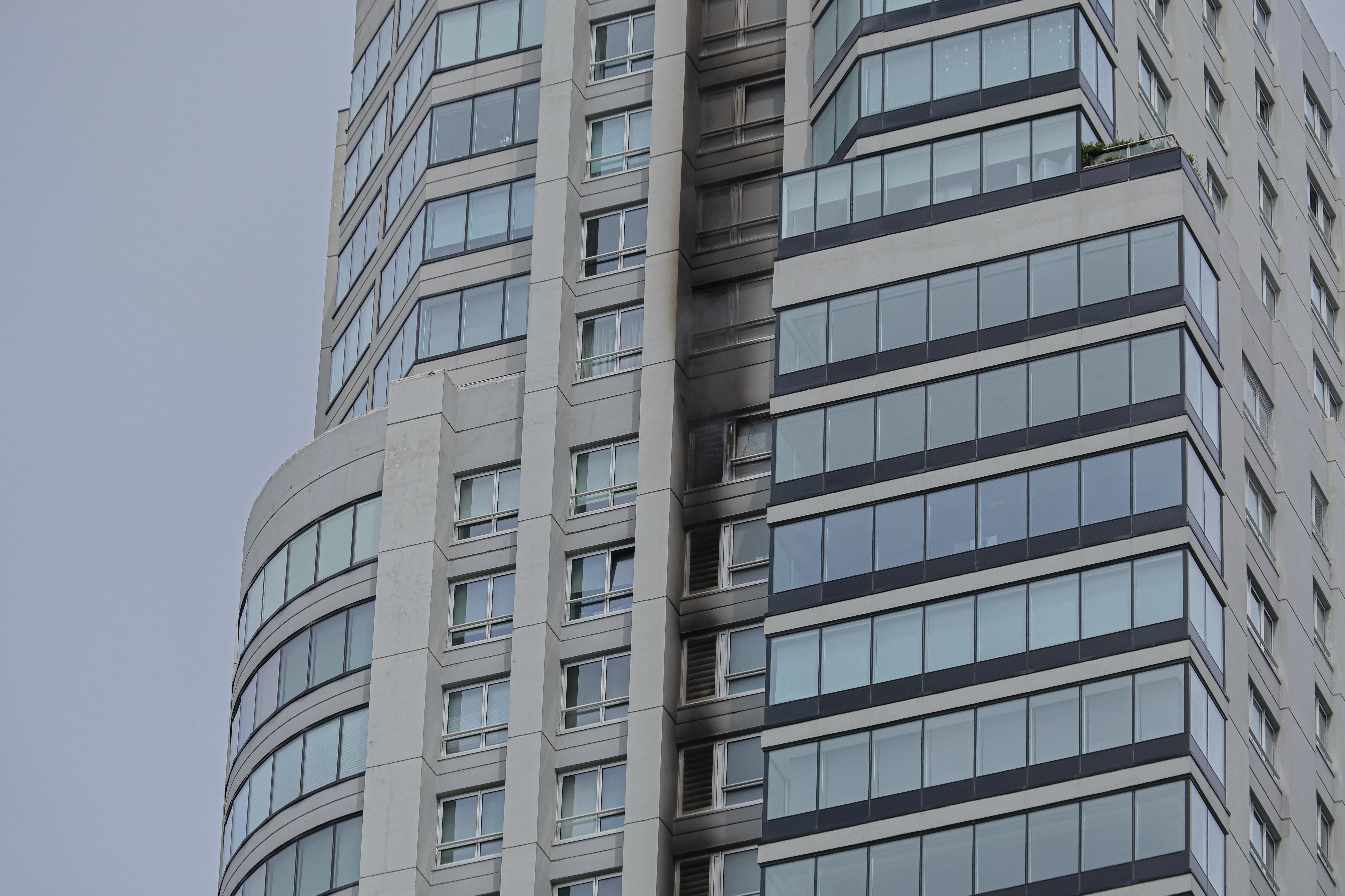 Blaze Spreads Across Eight Floors in Buenos Aires Tower, Leaving Dozens Treated for Smoke Inhalation Buenos Aires, Argentina – February 11, 2025: A massive fire broke out in the Renoir II Tower, a...