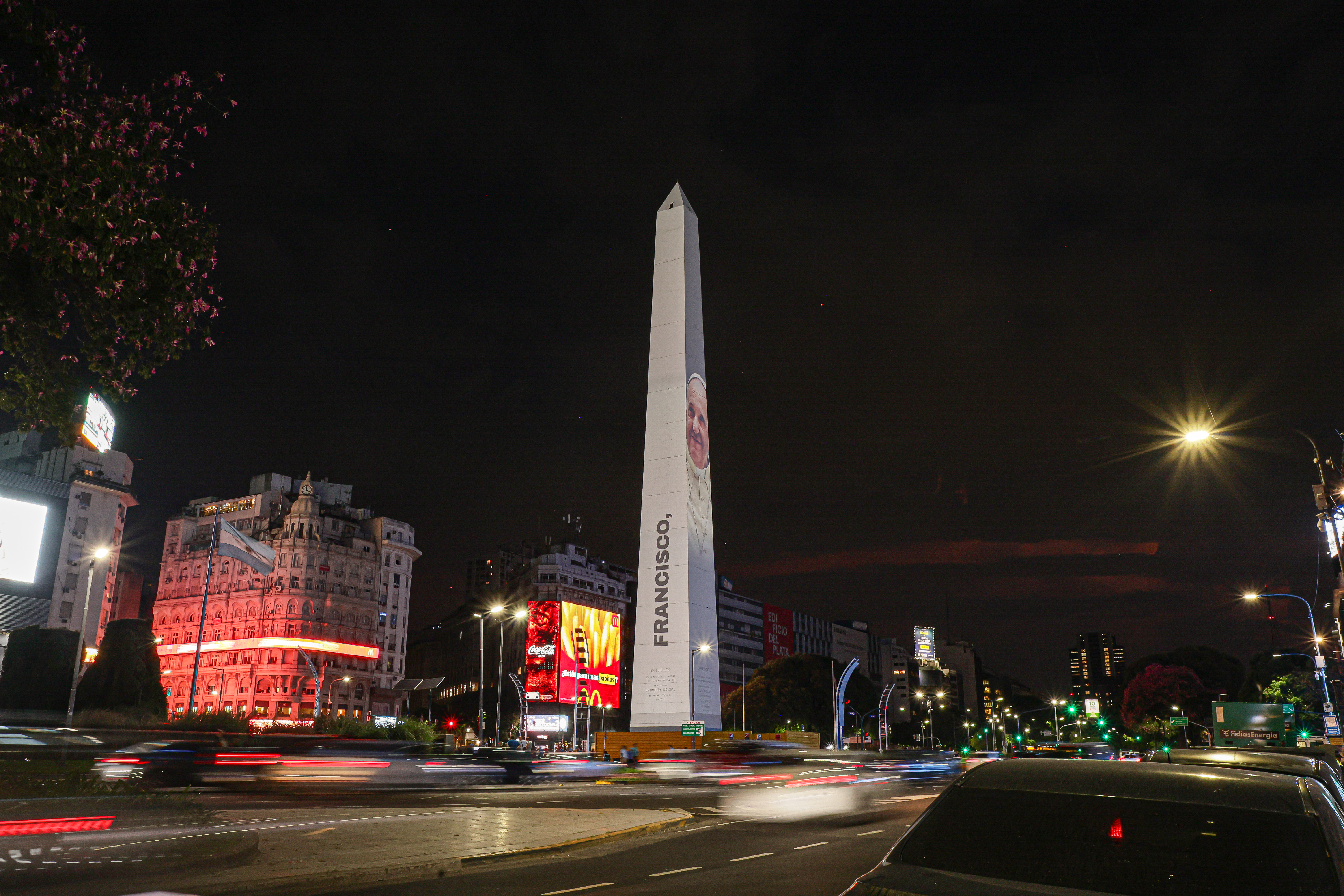 Argentine Capital Displays Solidarity with Pope Francis as He Battles Serious Infection Buenos Aires, Argentina – February 21, 2025: The Buenos Aires City Government paid tribute to P...