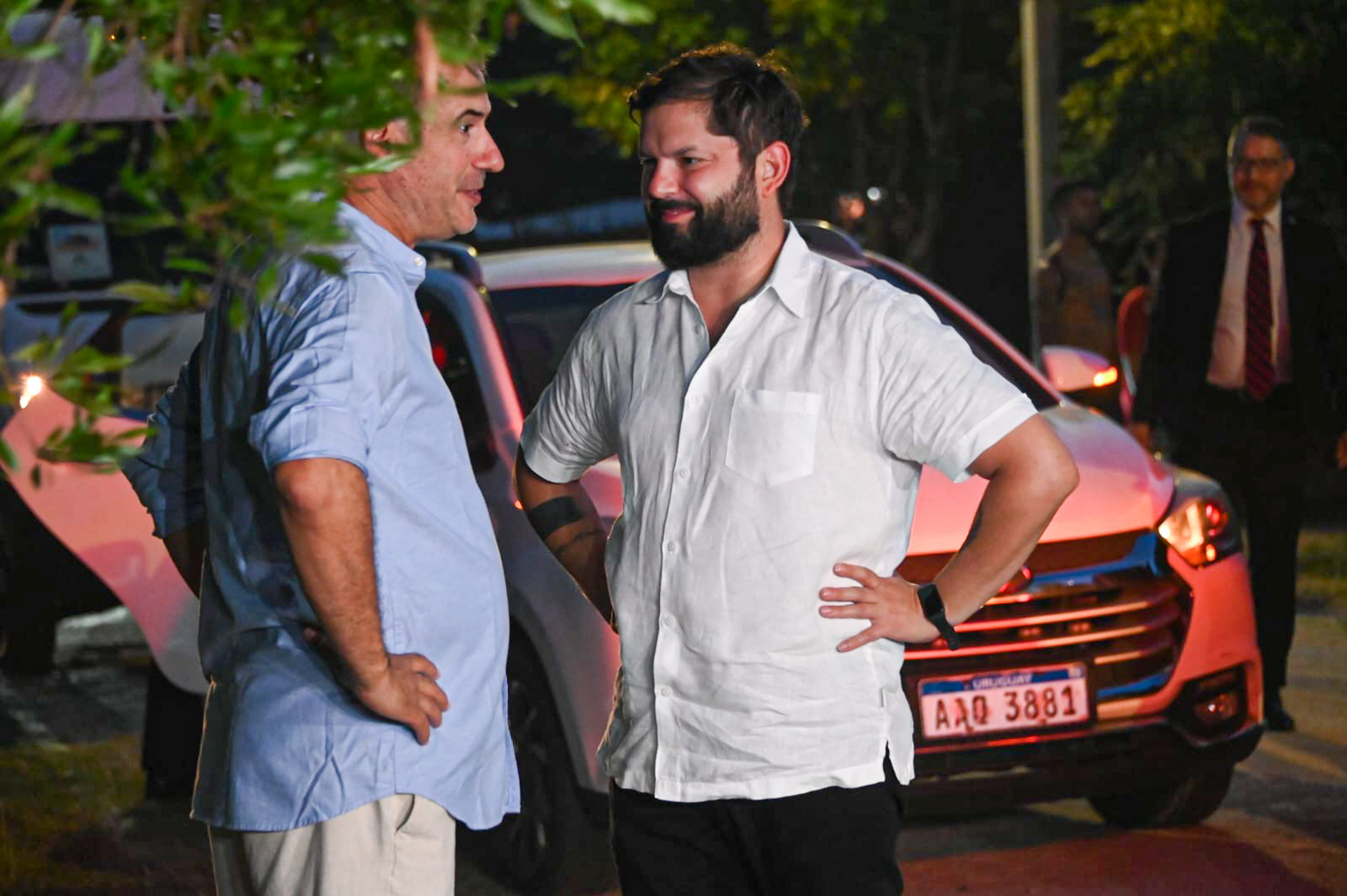 Orsi recibe a Boric en su casa de Salinas Canelones, Uruguay, 3.02.2025
Política. El presidente electo Yamandú Orsi recibe en su casa al ...