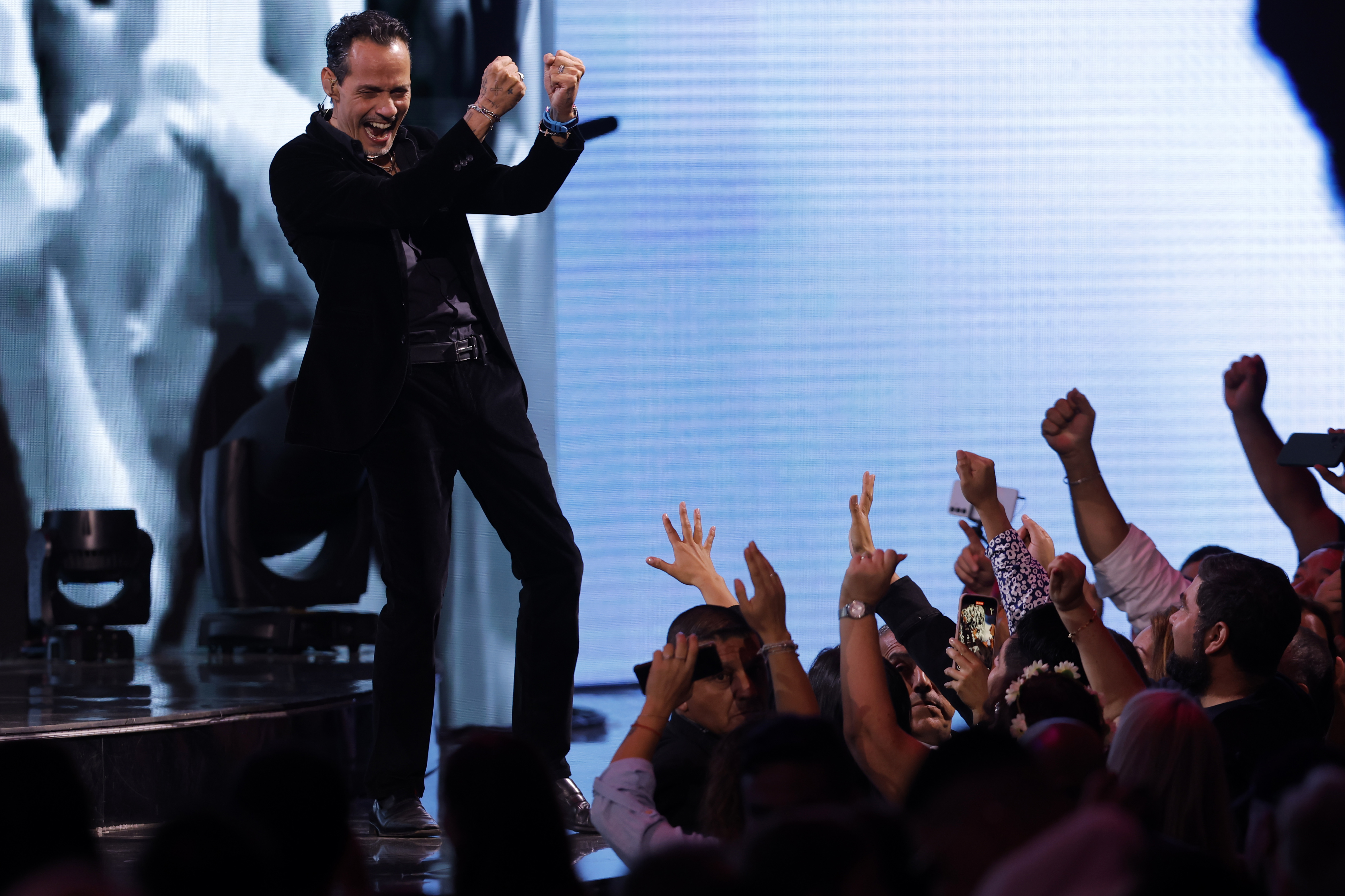The Salsa Icon Delivers an Unforgettable Performance, Captivating the Audience with His Greatest Hits Viña del Mar, Chile – February 23, 2025: Marc Anthony set the stage on fire as the first major...
