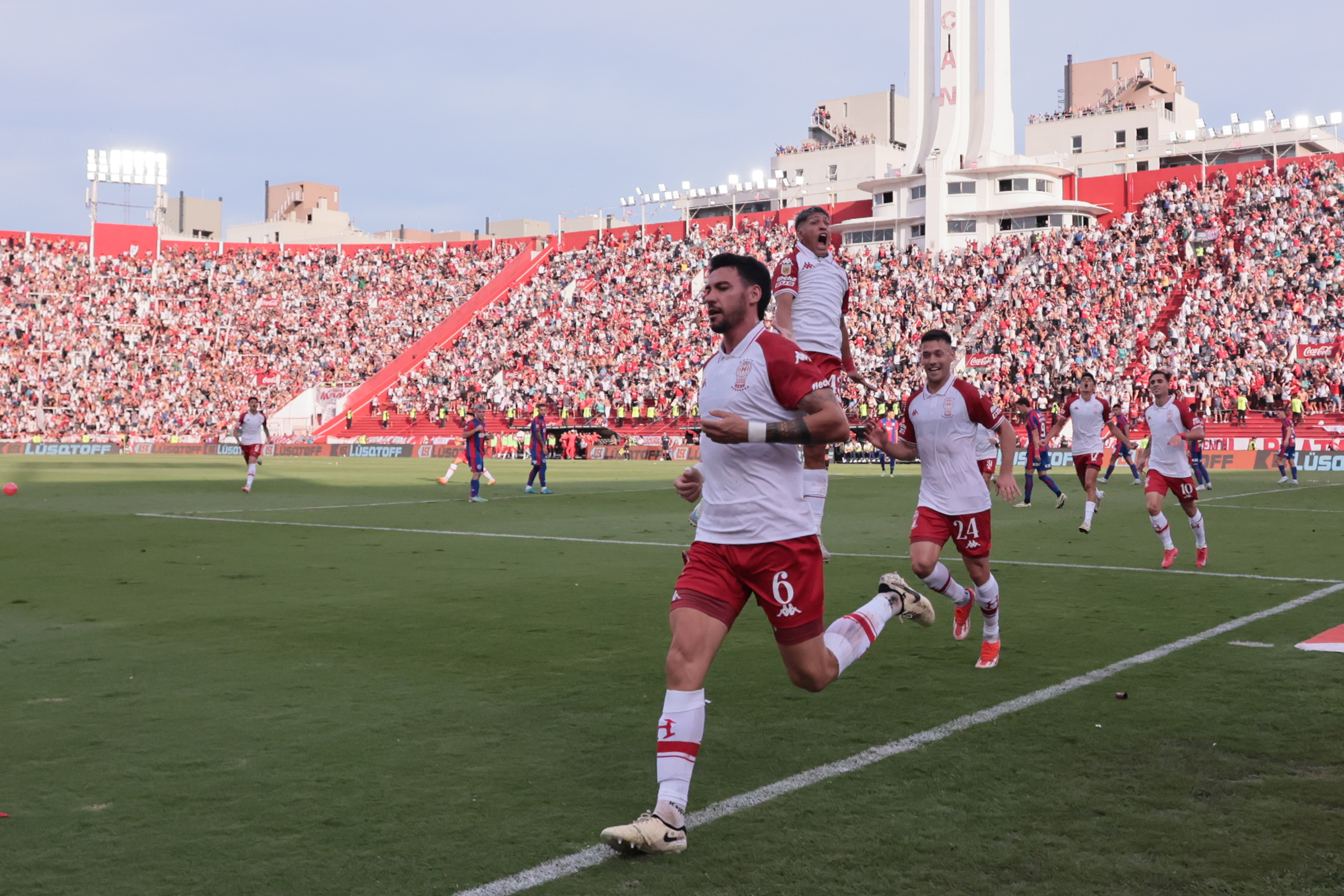 Huracán Triumphs in the Clásico de Boedo, Defeating San Lorenzo at Tomás Ducó Stadium Buenos Aires, Argentina – February 23, 2025: Huracán secured a crucial 2-0 victory over San Lo...