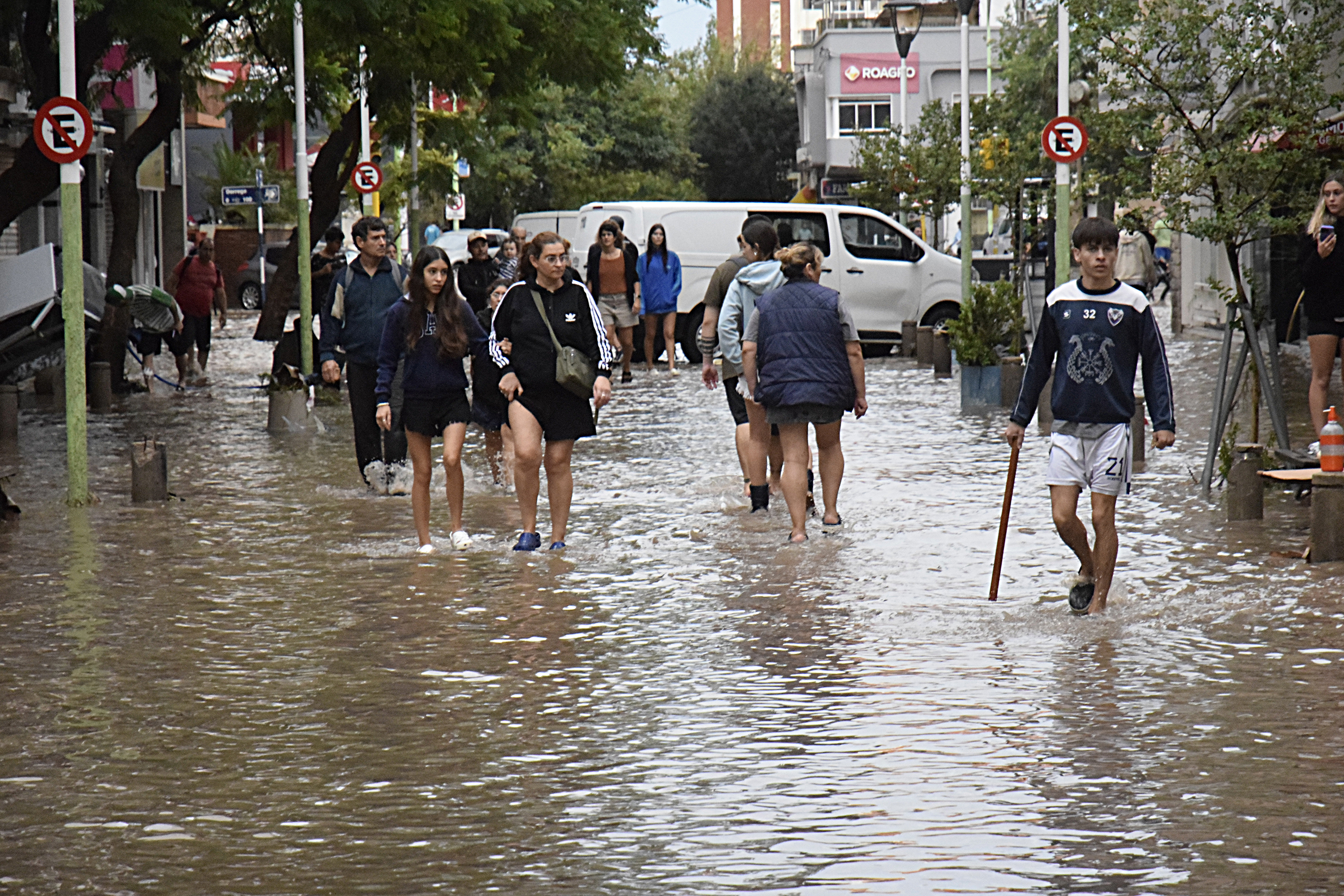 Extreme Weather Causes Fatalities and Infrastructure Collapse in Bahía Blanca Bahía Blanca, Argentina – March 7, 2025: At least ten people have died due to a severe storm t...