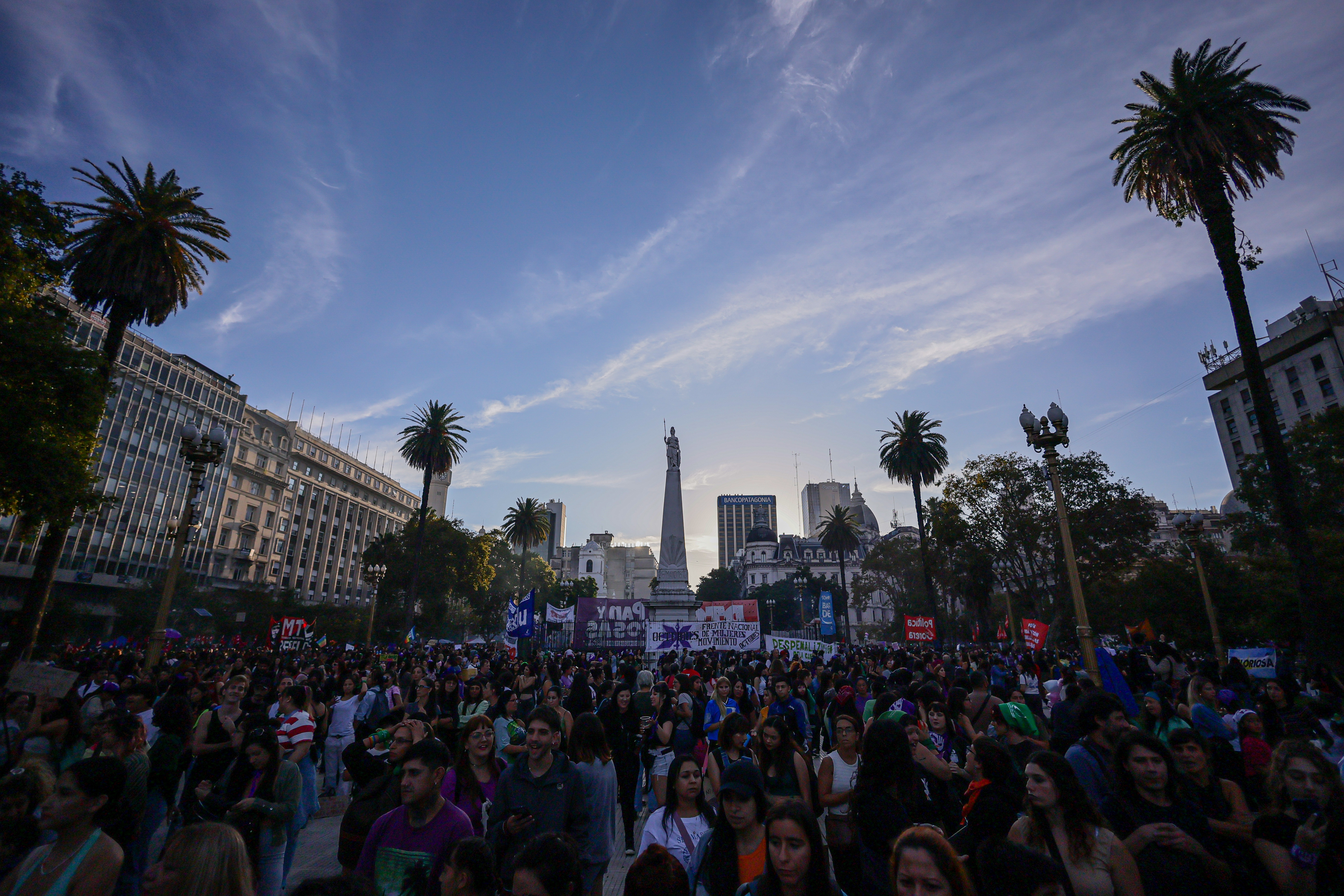 IM_87562 Buenos Aires, Argentina - March 8, 2025: Artistic expressions in the 8-M march. Thousands of peop...