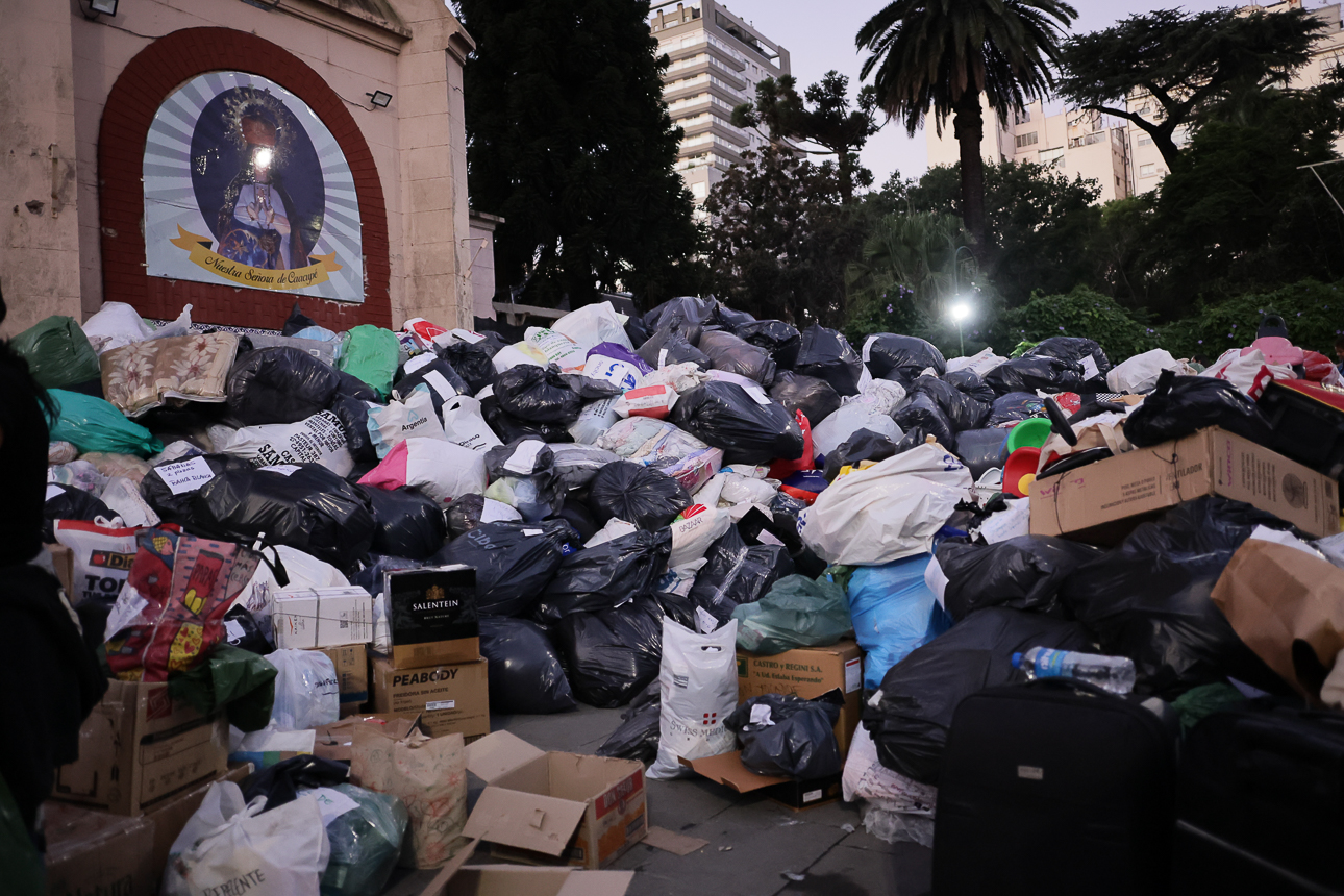 Churches, Clubs, and Organizations Lead Solidarity Campaigns After Deadly Floods Buenos Aires, Argentina – March 10, 2025: Following the catastrophic floods in Bahía Blanca, B...