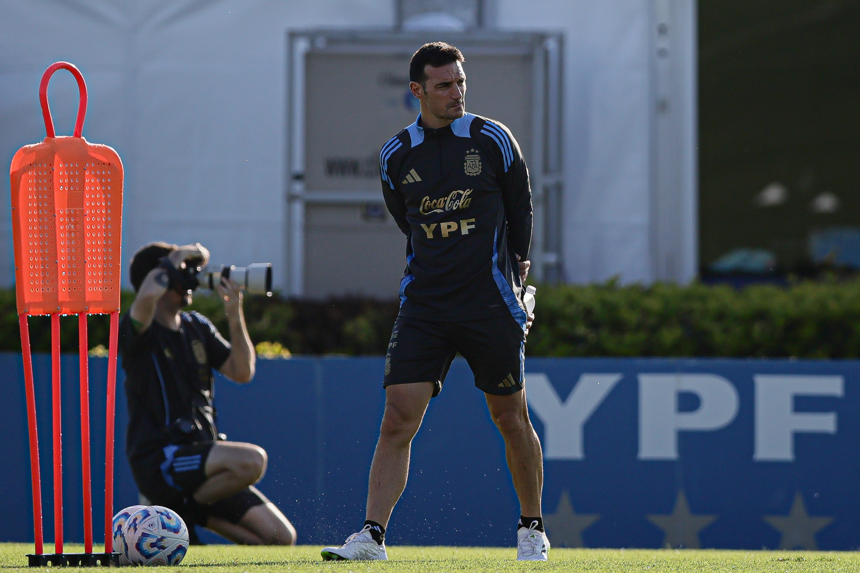 Argentine Squad Prepares for Upcoming Matches at AFA Training Facility Buenos Aires, Argentina – March 18, 2025: Lionel Scaloni Argentine coach. The Argentina nationa...