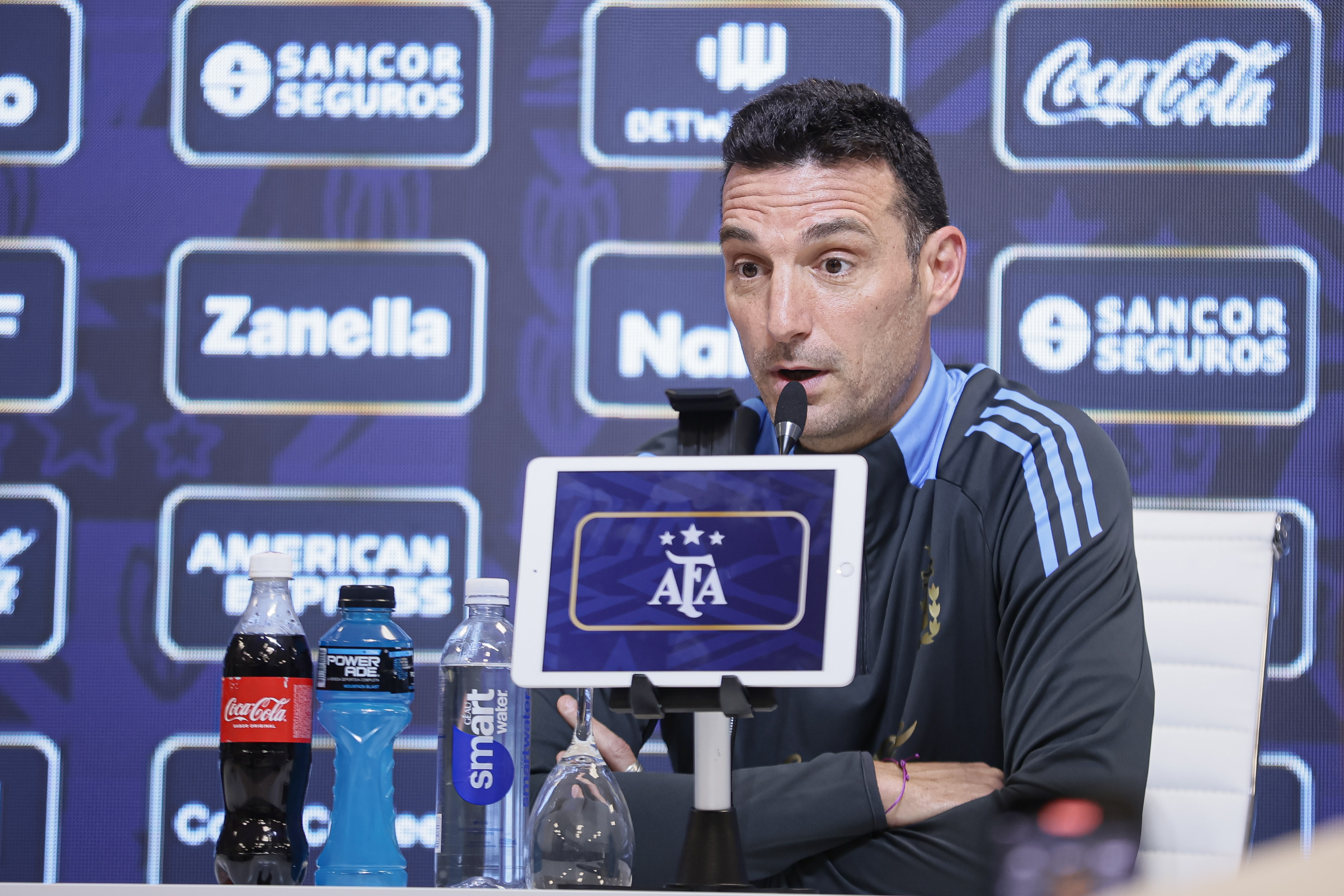 Argentina’s Head Coach Addresses Media Before Key Match Against Uruguay Buenos Aires, Argentina – March 20, 2025: Argentina's national team head coach, Lionel Scaloni,...