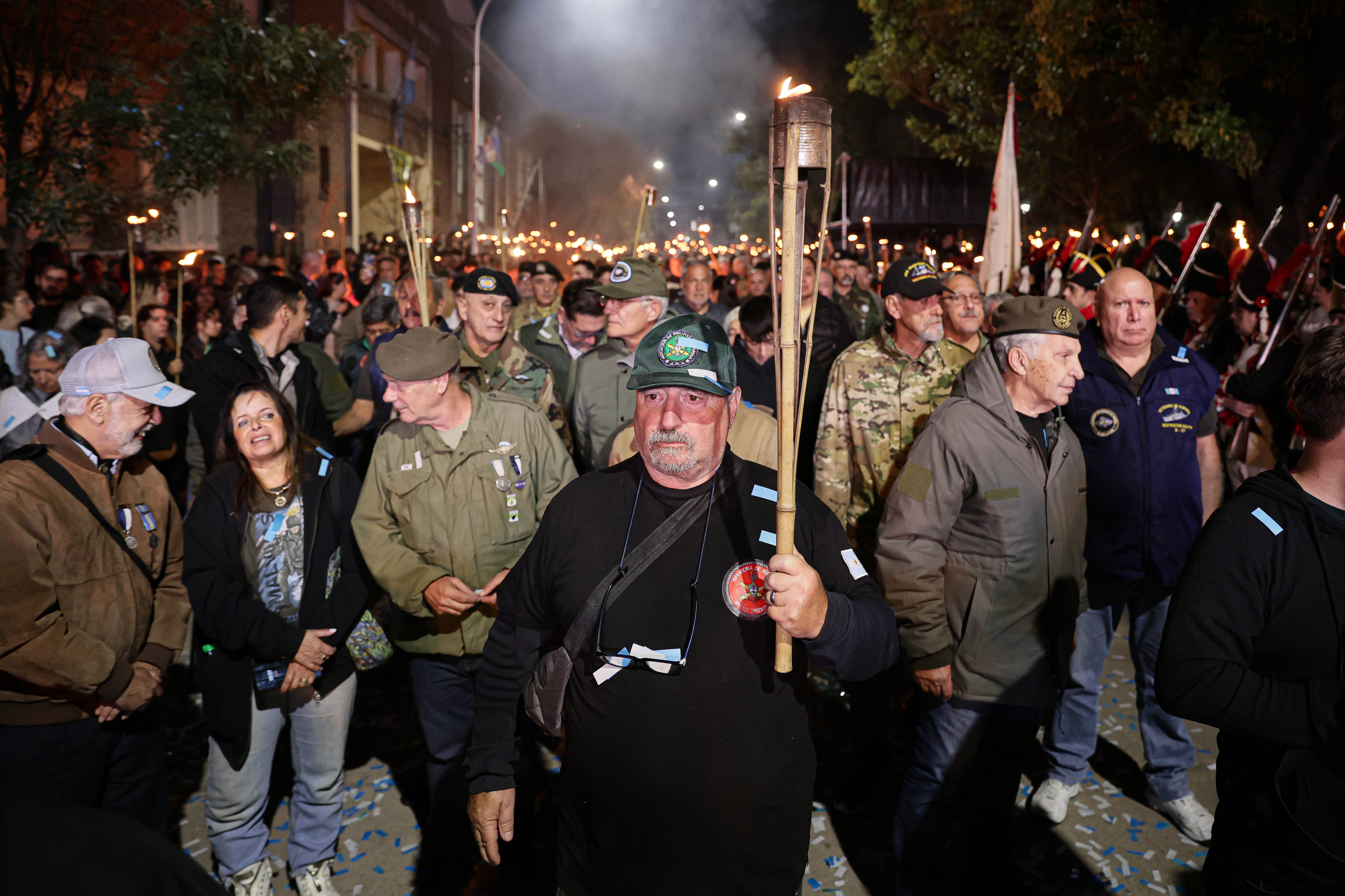 veteranos-malvinas785 Argentinian war veterans hold vigil for fallen soldiers of Malvinas War
BUENOS AIRES, ARGENTINA -...