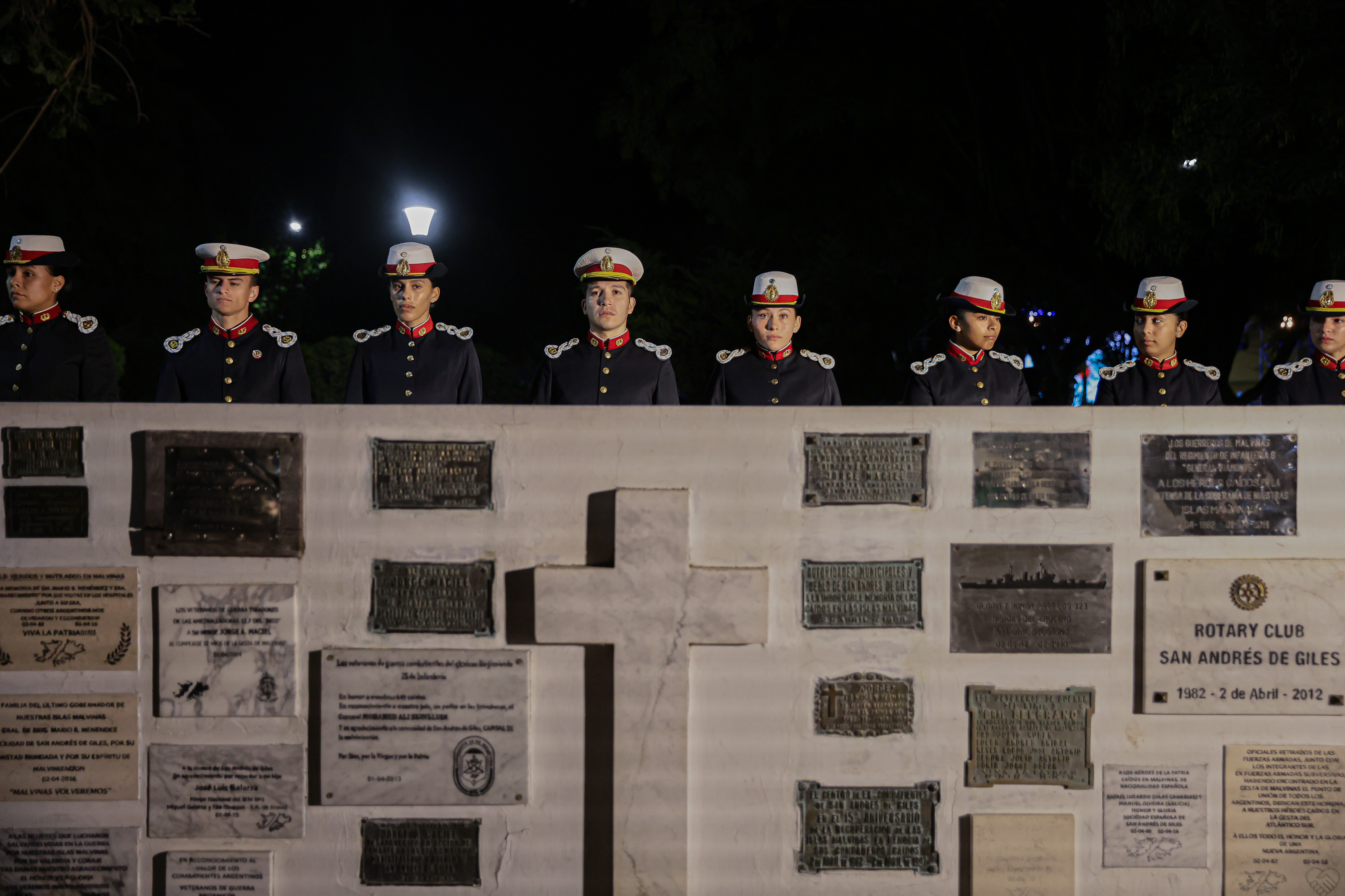 veteranos-malvinas782 Argentinian war veterans hold vigil for fallen soldiers of Malvinas War
BUENOS AIRES, ARGENTINA -...