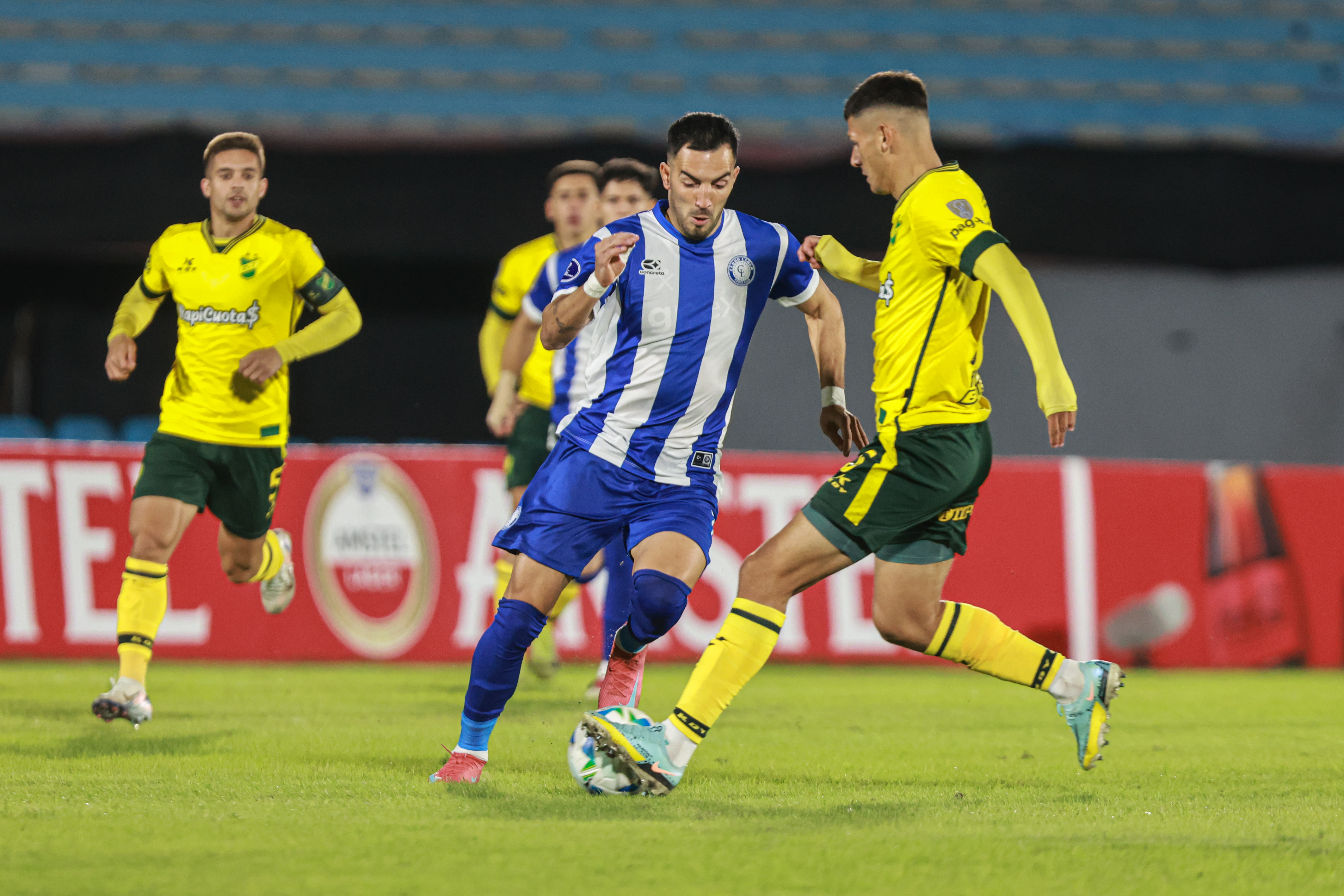 Cerro Largo Hosts Defensa y Justicia at Estadio Centenario for Copa Sudamericana Clash Montevideo, Uruguay – April 3, 2025: Cerro Largo squares off against Defensa y Justicia in the ...