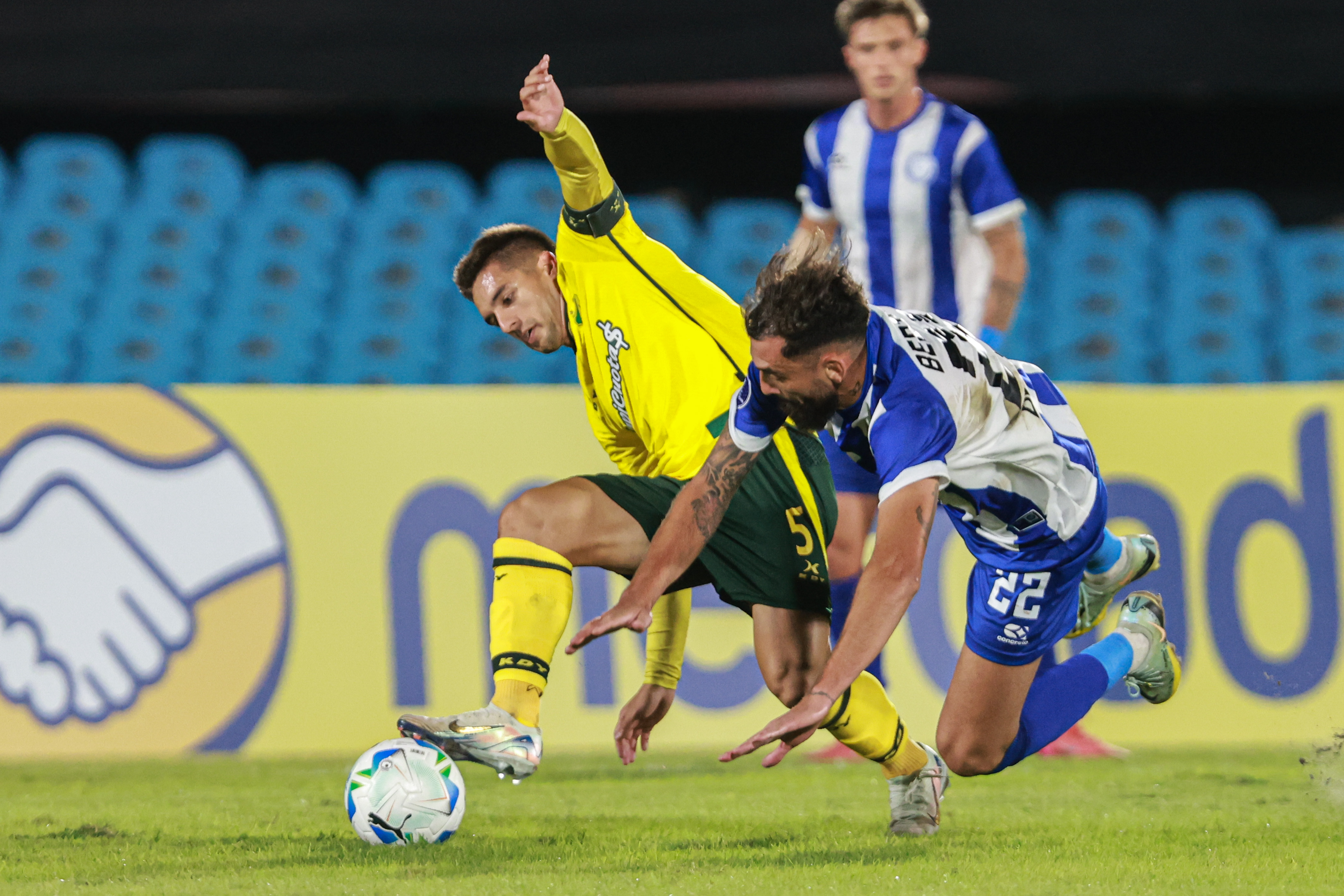 Cerro Largo Hosts Defensa y Justicia at Estadio Centenario for Copa Sudamericana Clash Montevideo, Uruguay – April 3, 2025: Cerro Largo squares off against Defensa y Justicia in the ...