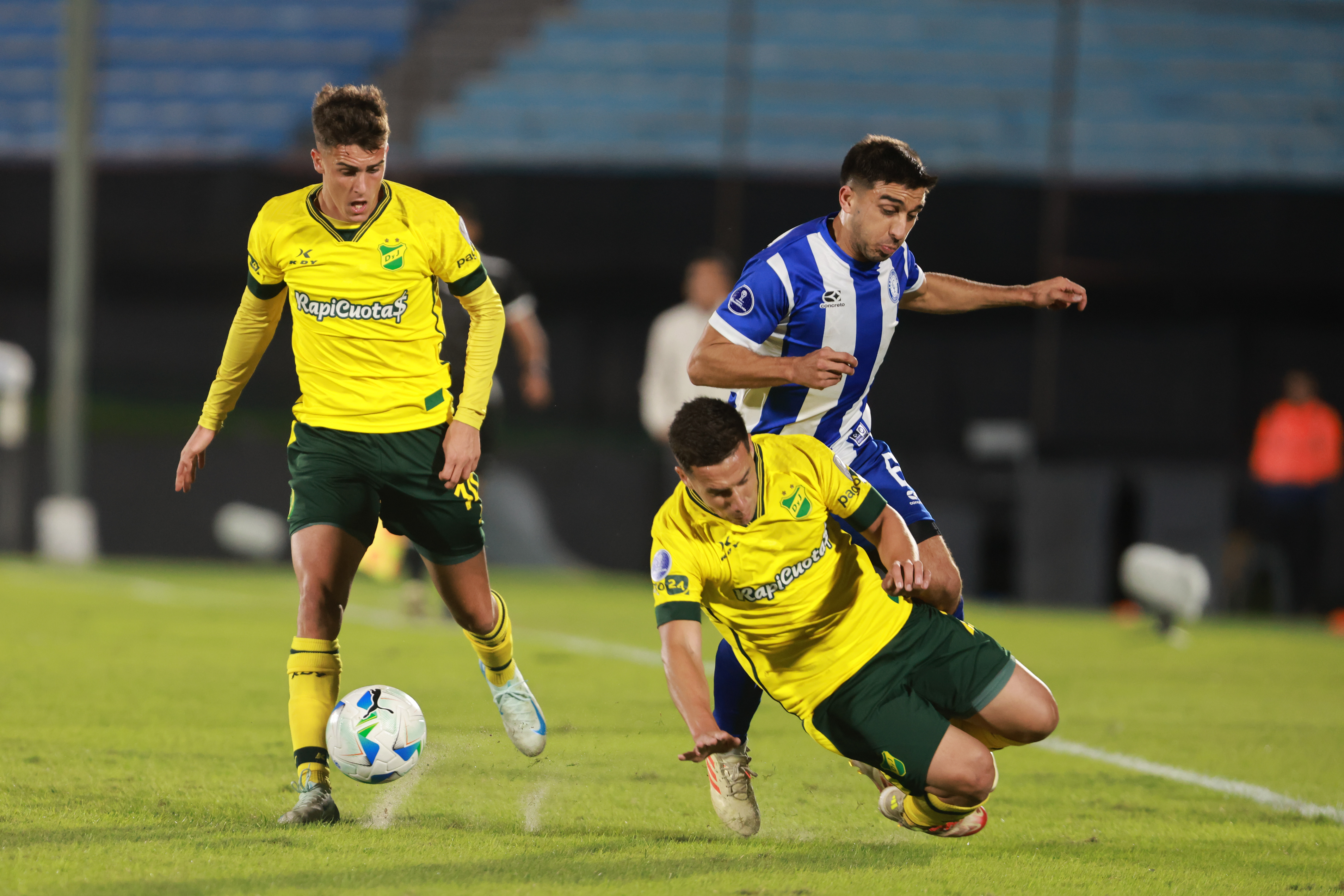 Cerro Largo Hosts Defensa y Justicia at Estadio Centenario for Copa Sudamericana Clash Montevideo, Uruguay – April 3, 2025: Cerro Largo squares off against Defensa y Justicia in the ...