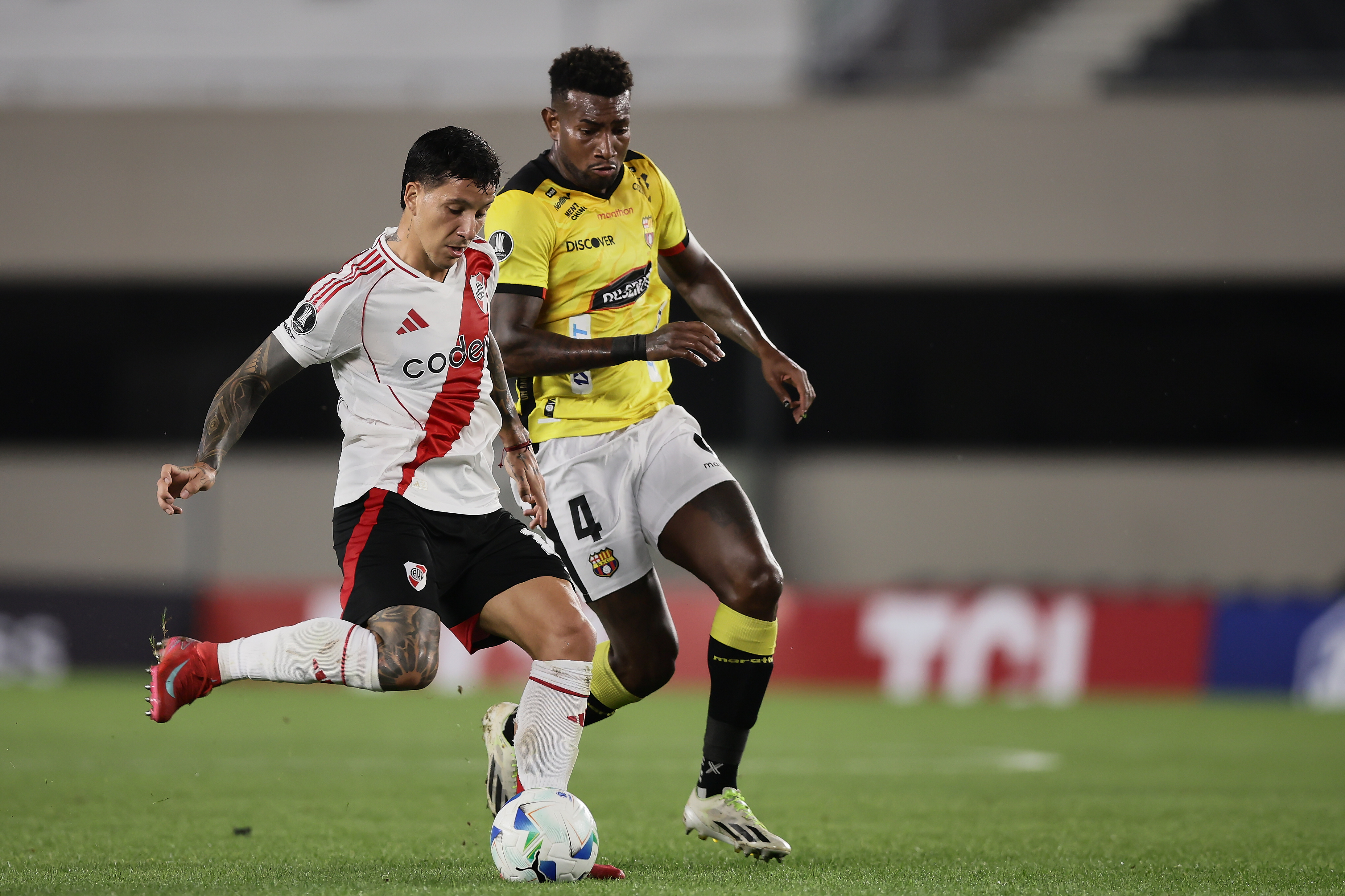 River Plate Plays Without Fans Due to Sanction from Previous Pyrotechnic Incident Buenos Aires, Argentina – April 8, 2025: River Plate faces Barcelona SC of Guayaquil at Estadio...
