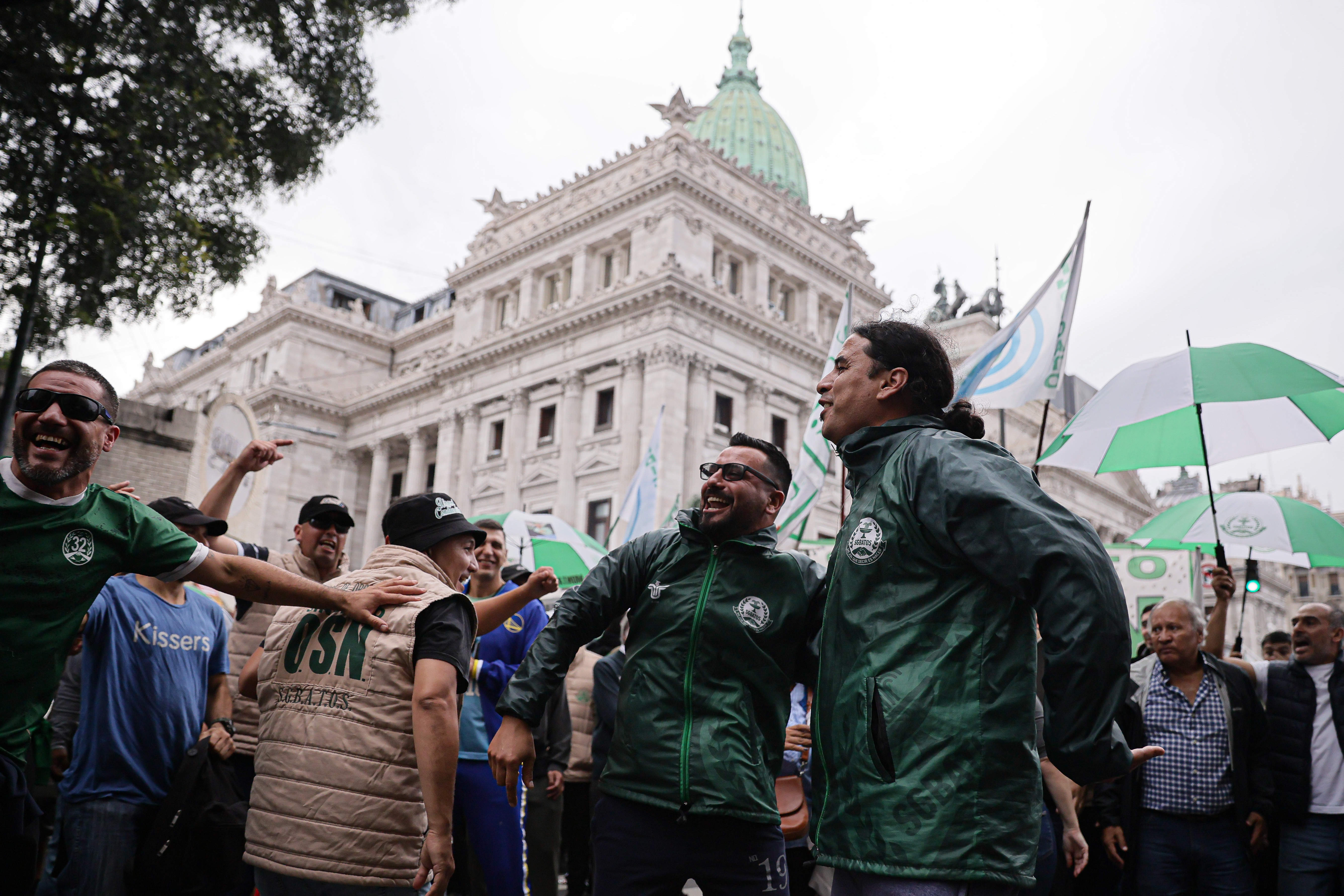 Pensioners, Unions, Students, and Football Fans Unite in Protest as Congress Debates Social Security and IMF Deal Buenos Aires, Argentina – April 09, 2025: Thousands of retirees march once again to Plaza del C...