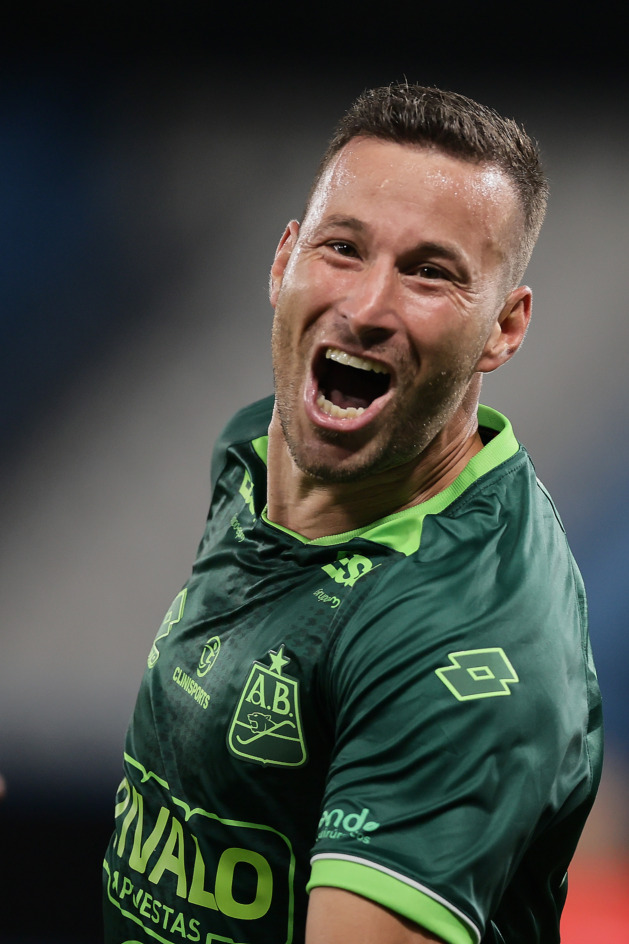 Colombian Side Bucaramanga Shocks Racing Club with 2-0 Win in Avellaneda Avellaneda, Argentina – April 10, 2025: Racing Club suffered a 0-2 loss against Atlético Bucar...