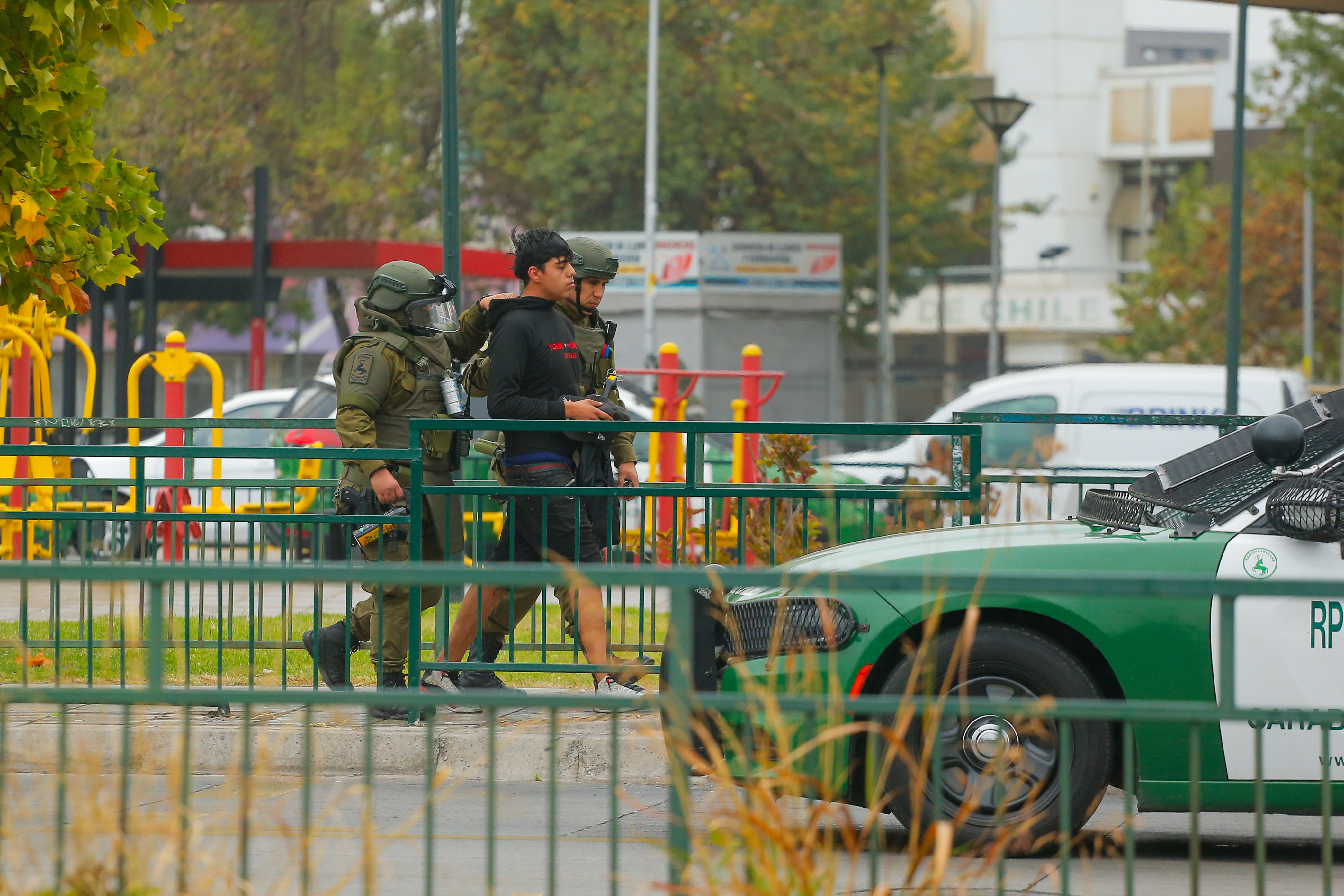 Disturbios en alrededores del Estadio Monumental Santiago, 11 de Abril de 2025.
Hinchas de Colo Colo se enfrentan con Carabineros, en las inmediac...