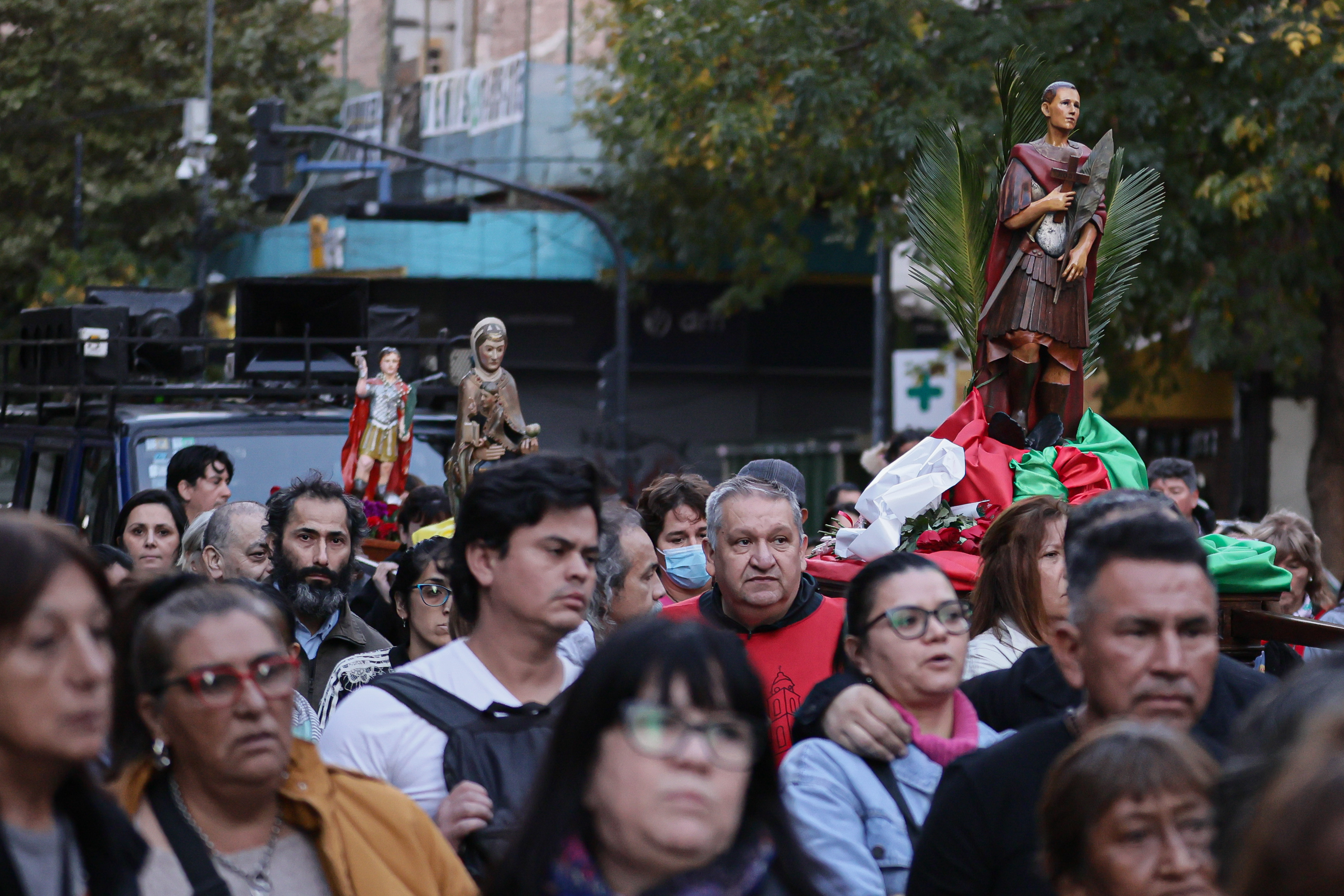 Buenos Aires, Argentina - 19 abril, 2025: Miles de fieles se congregan en el Santuario de San Exp...