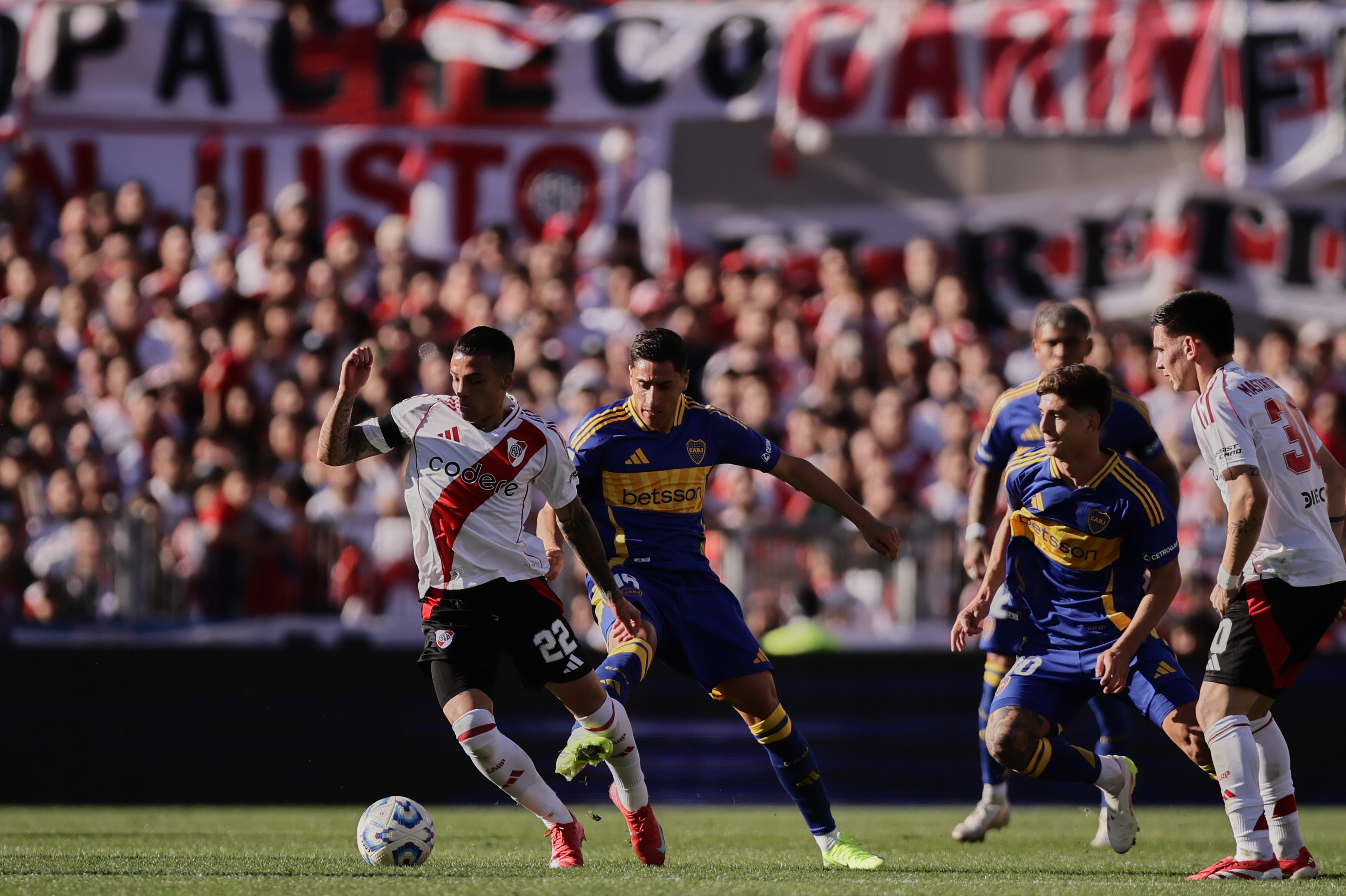 River Plate hosts Boca Juniors in a crucial match for the 2025 Apertura Tournament Buenos Aires, Argentina - April 27, 2025: Kevin Castaño. River Plate and Boca Juniors face off a...