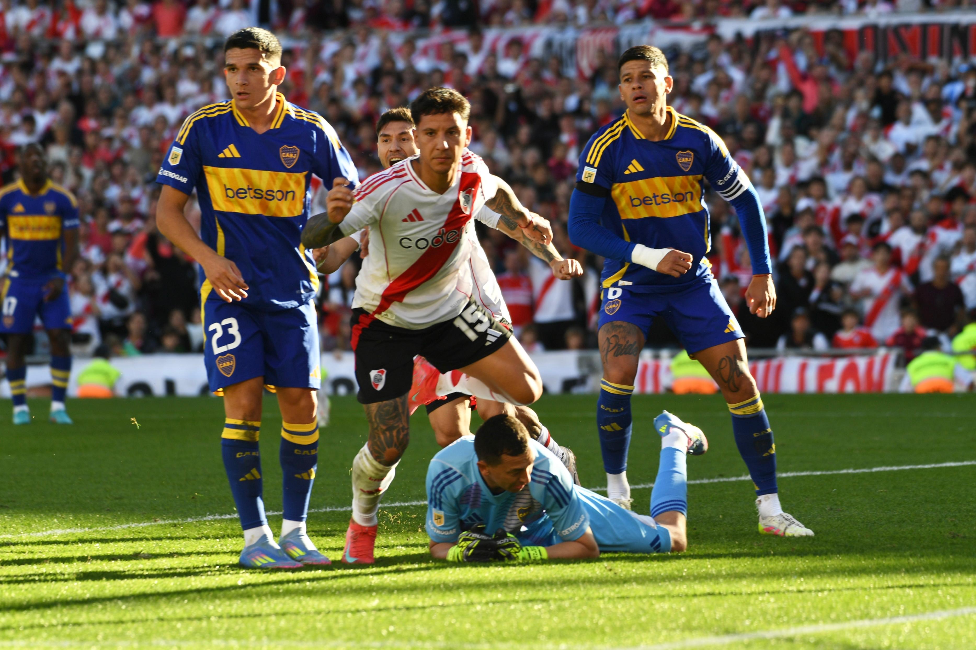 River Plate hosts Boca Juniors in a crucial match for the 2025 Apertura Tournament Buenos Aires, Argentina - April 27, 2025: Driussi from River plate. River Plate and Boca Juniors...