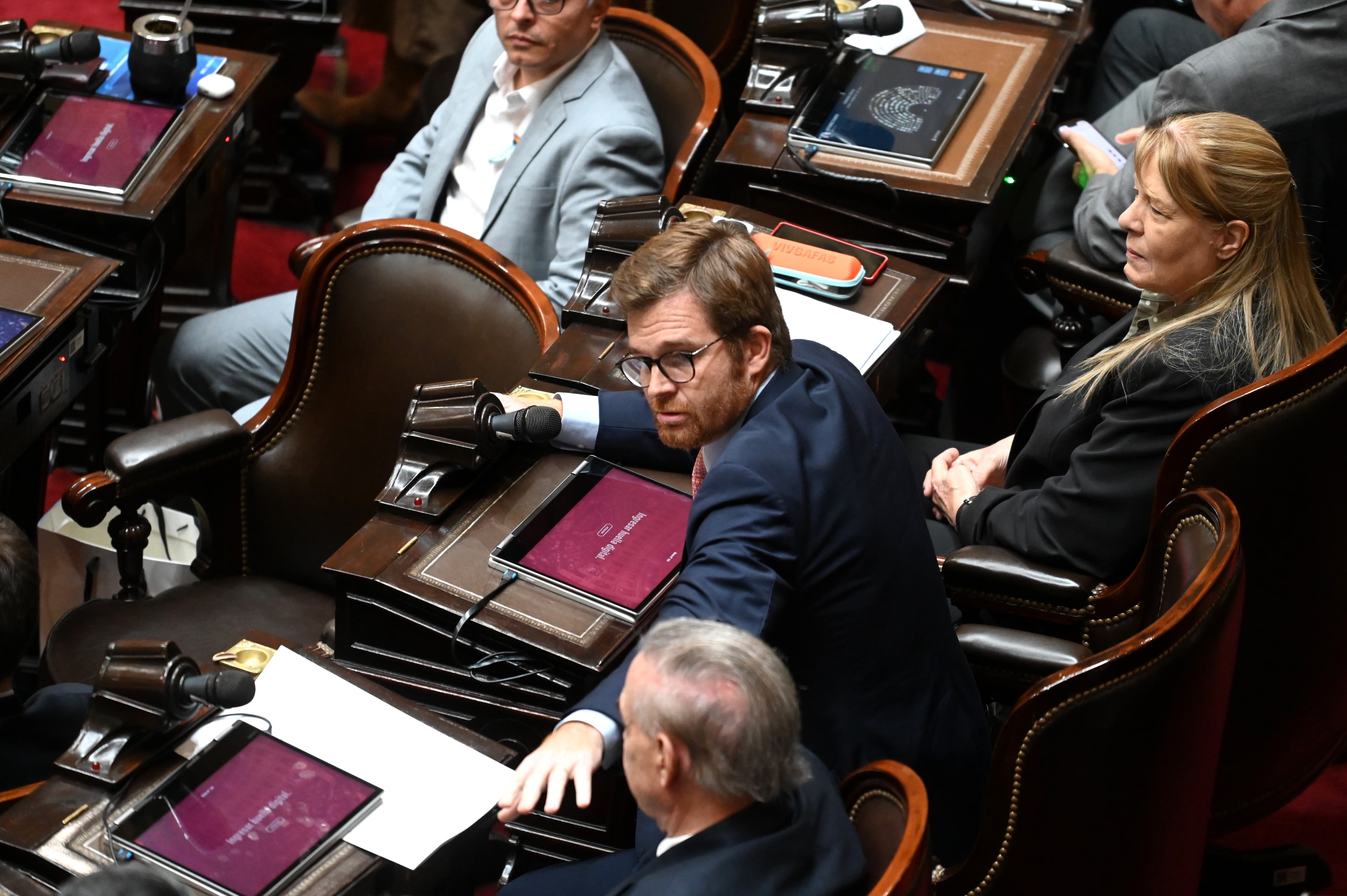 Buenos Aires, Argentina - 29 abril, 2025: El jefe de Gabinete Guillermo Francos participa en una ...