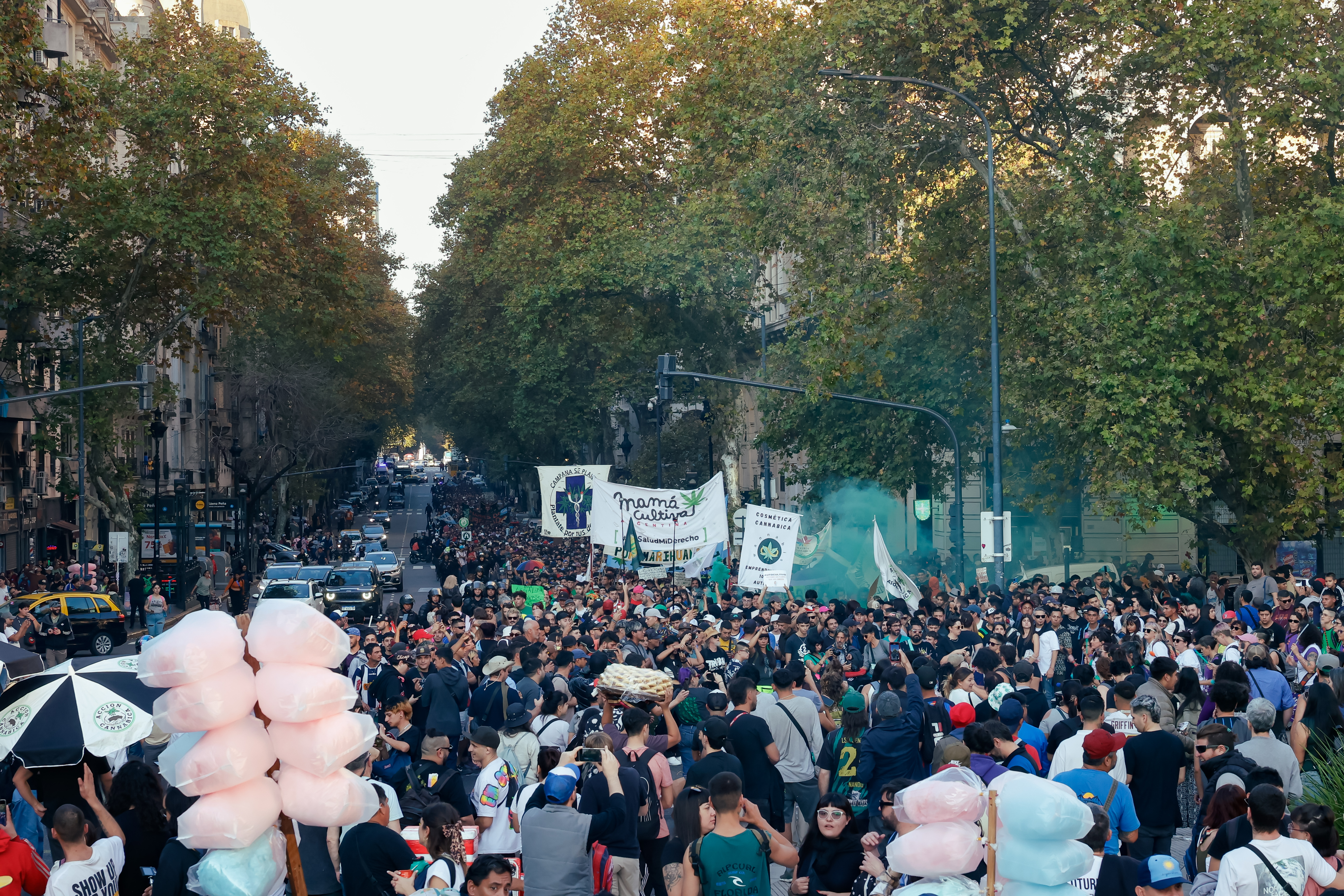Miles se movilizaron en reclamo por una política de drogas más justa Buenos Aires, Argentina - 3 abril, 2025: Cientos de personas participaron de una nueva marcha por...