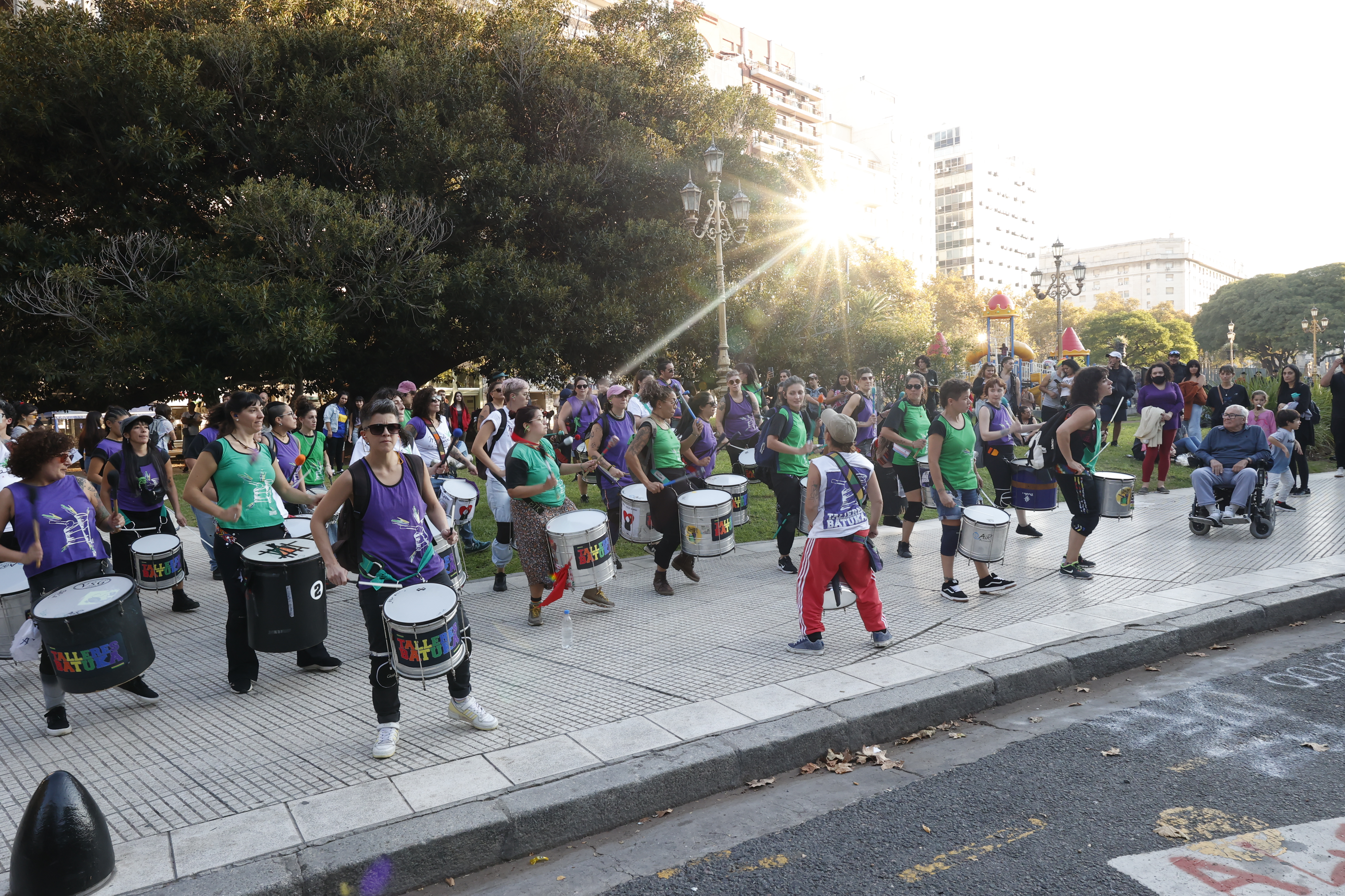Buenos Aires, Argentina - 3 abril, 2025: Cientos de personas participaron de una nueva marcha por...