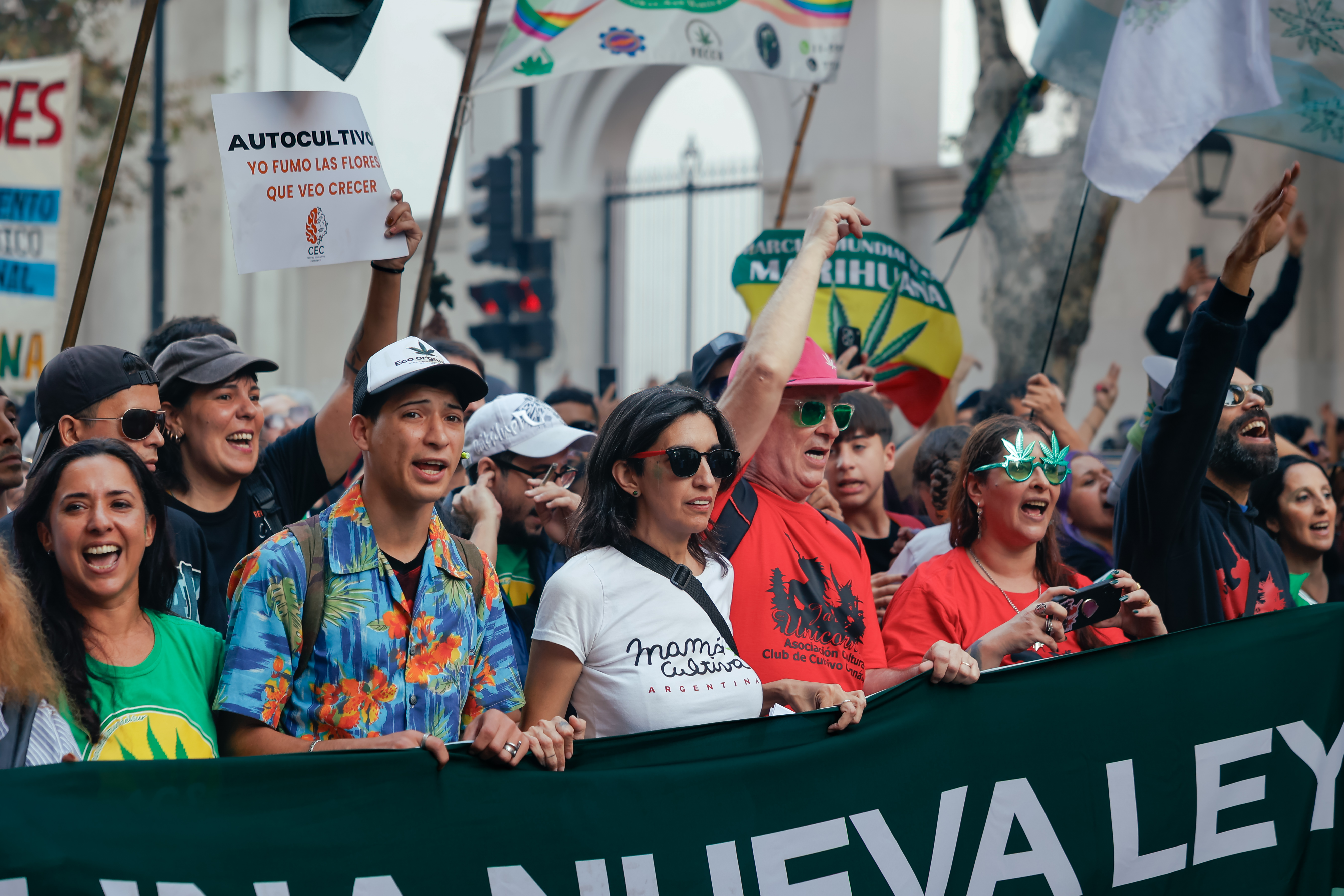 Buenos Aires, Argentina - 3 abril, 2025: Cientos de personas participaron de una nueva marcha por...