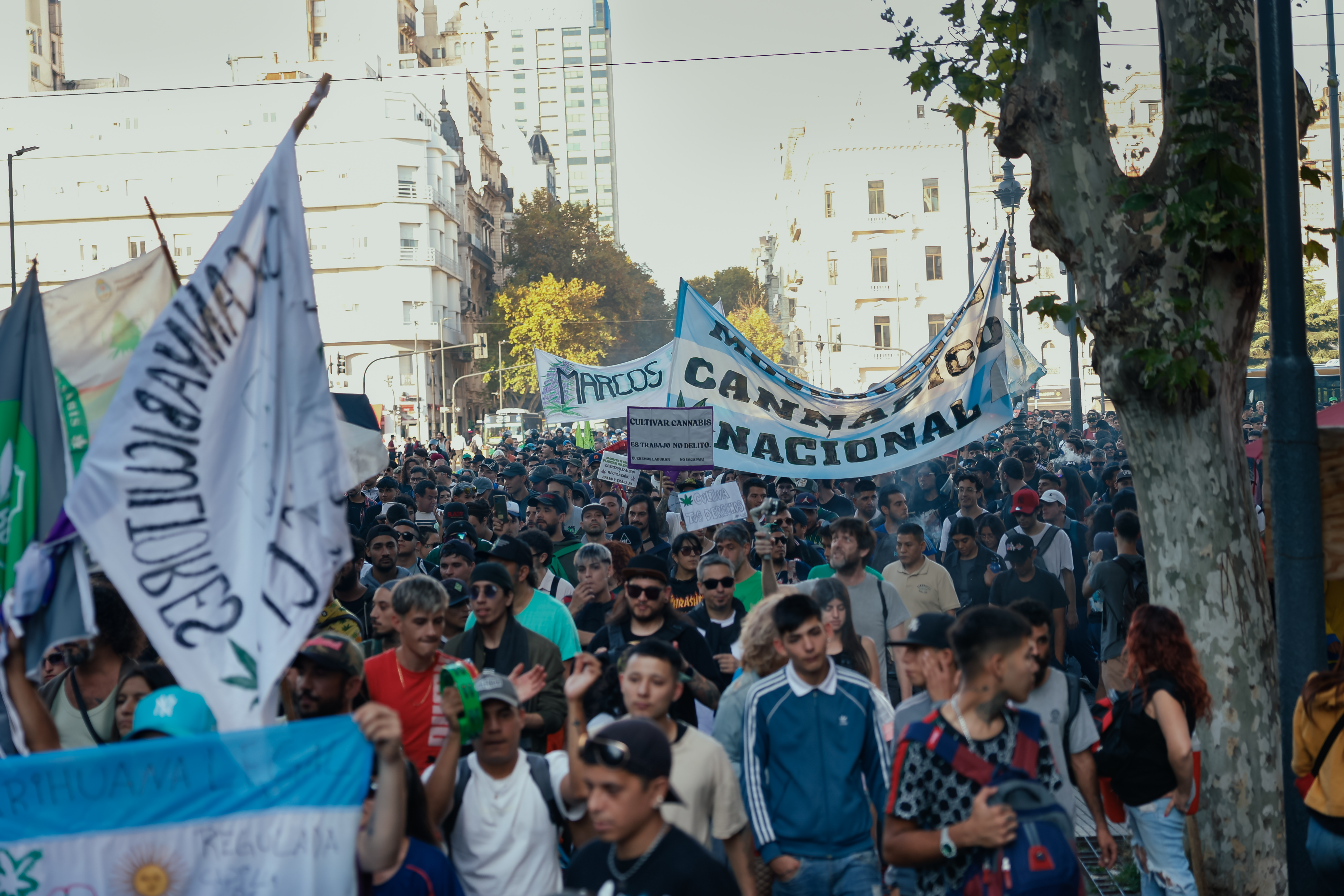 Buenos Aires, Argentina - 3 abril, 2025: Cientos de personas participaron de una nueva marcha por...