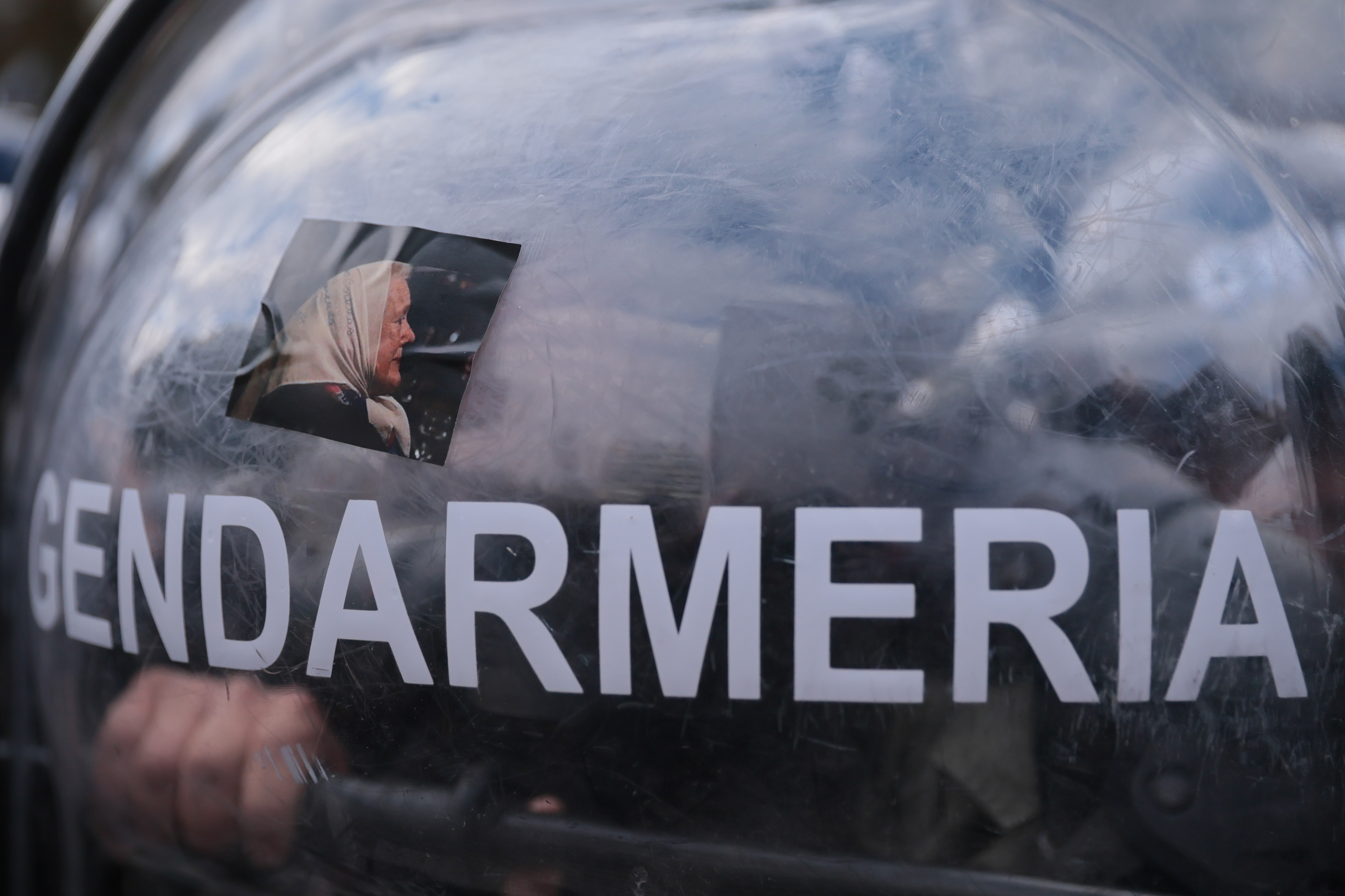 Buenos Aires, Argentina - 21 mayo 2025: Incidentes entre la policia y jubilados termina en repres...