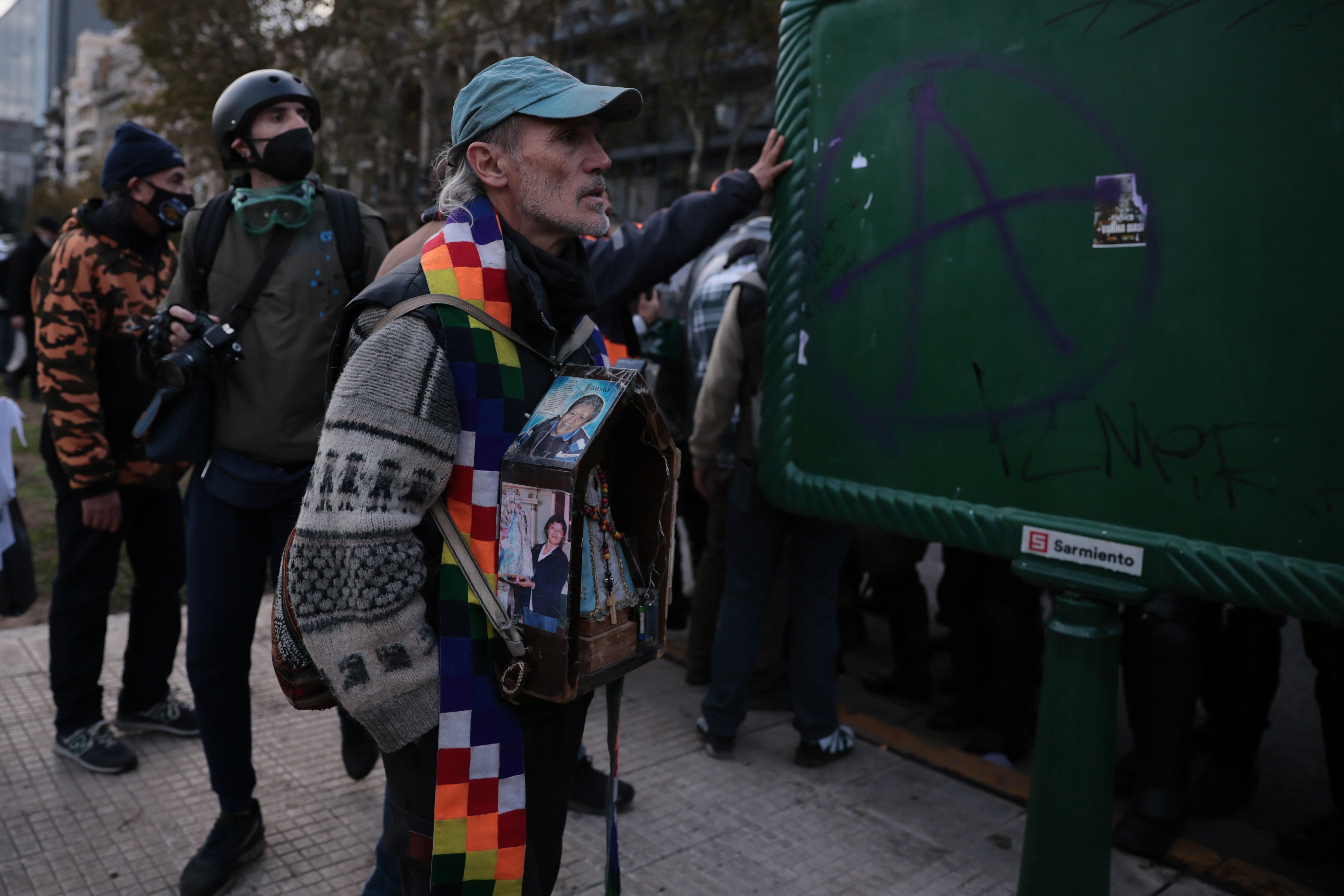 Buenos Aires, Argentina - 21 mayo 2025: Incidentes entre la policia y jubilados termina en repres...